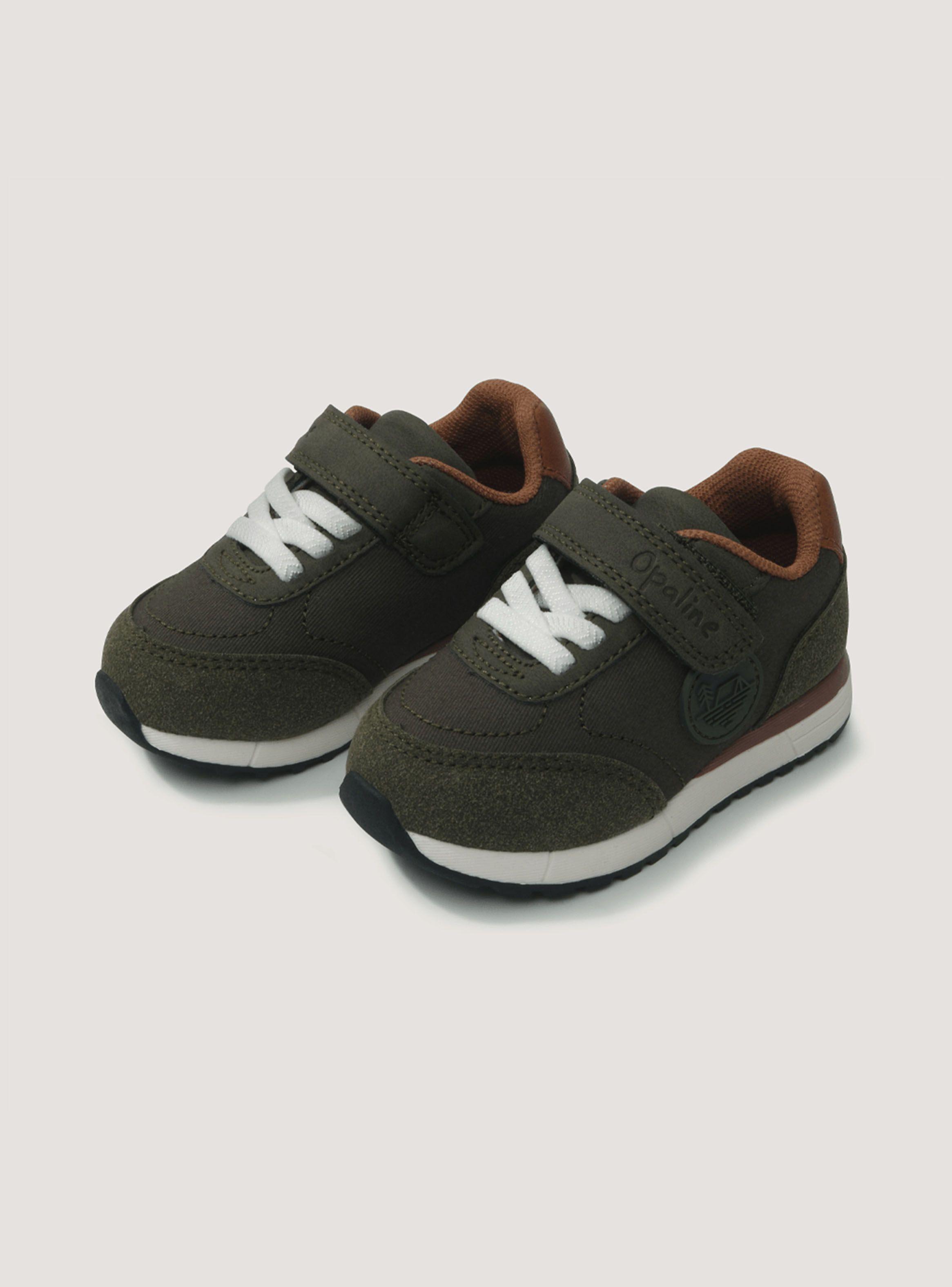 Zapatilla Urbana Color Cierre Elástico y Velcro Niño-1