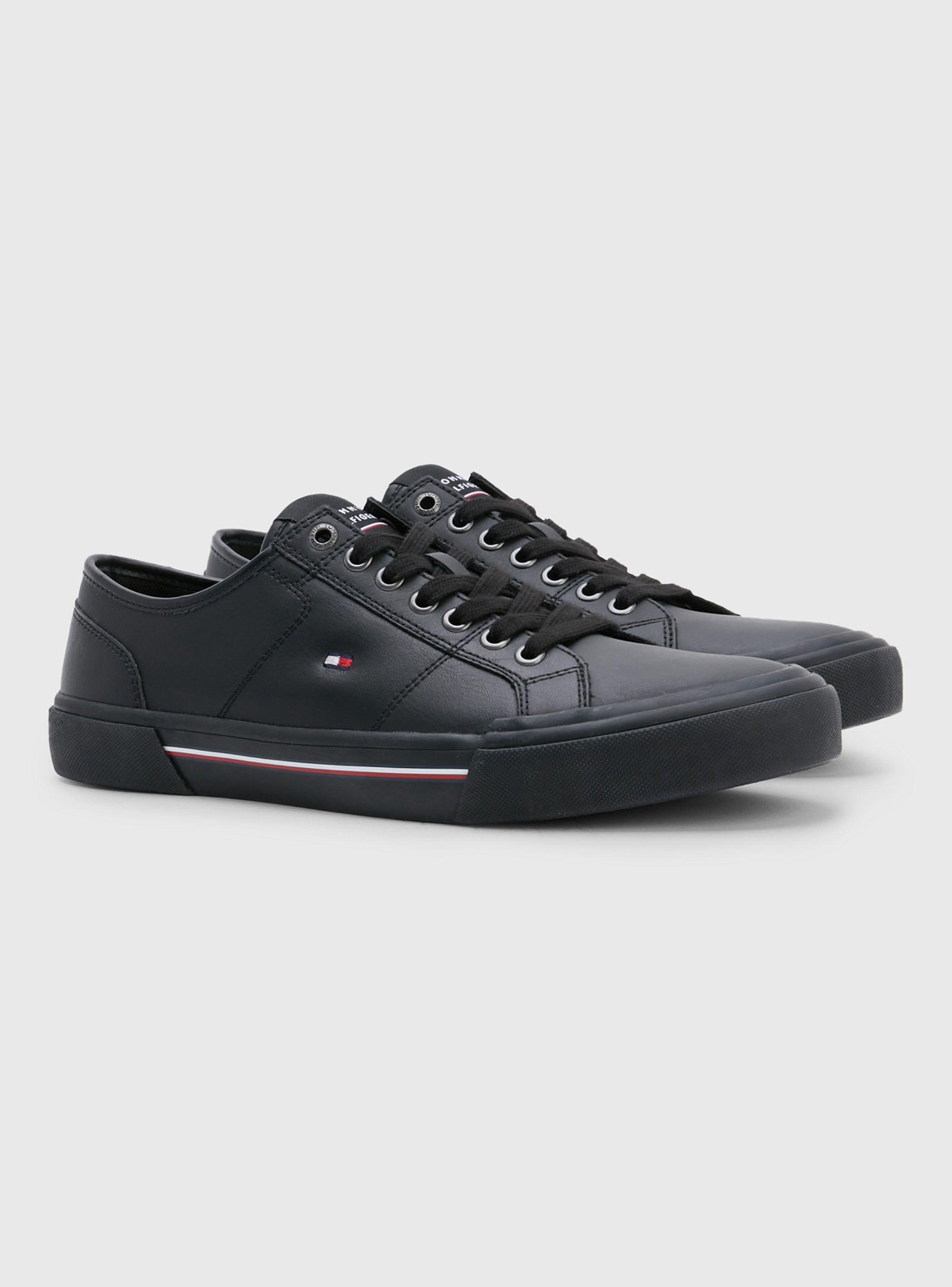 Zapatilla Urbana Cuero Black Logo Hombre-1