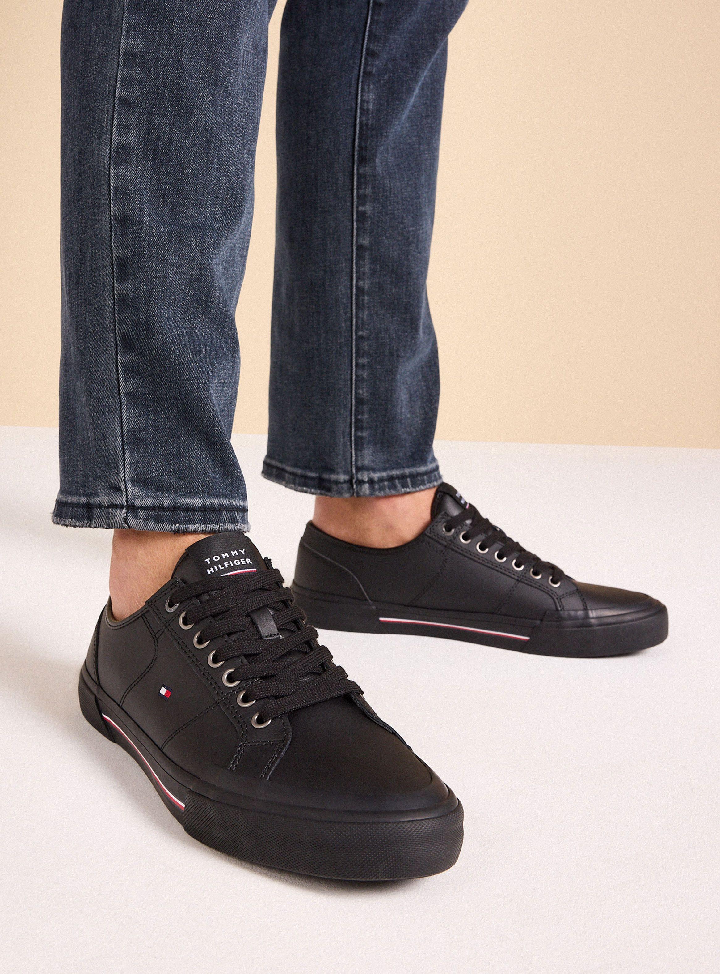 Zapatilla Urbana Cuero Black Logo Hombre-0
