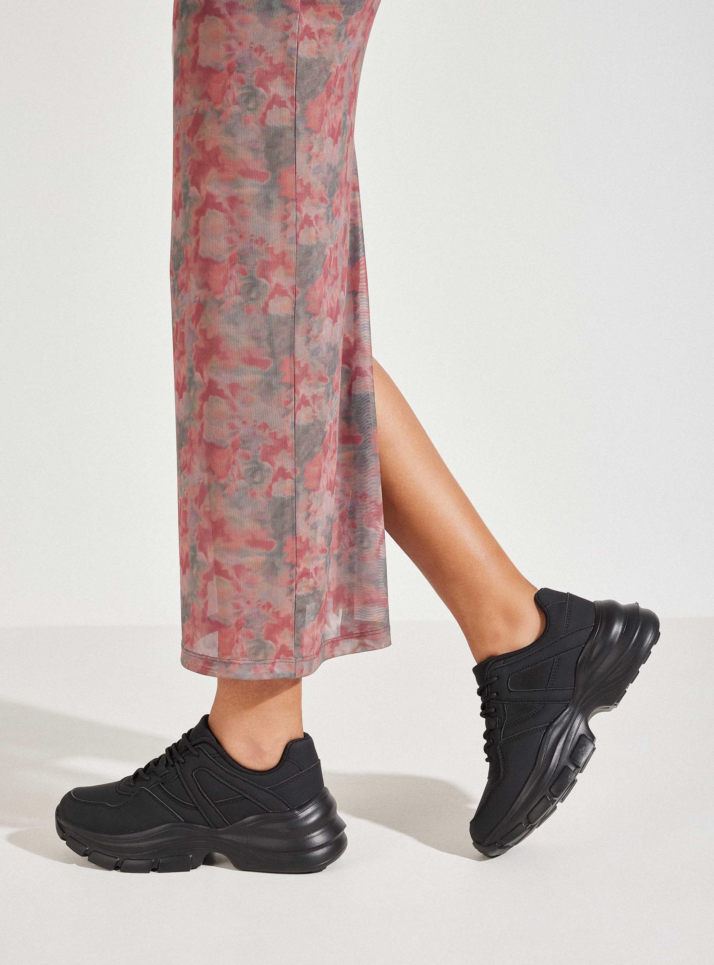 Zapatilla Urbana Chunky y Cortes Mujer-0