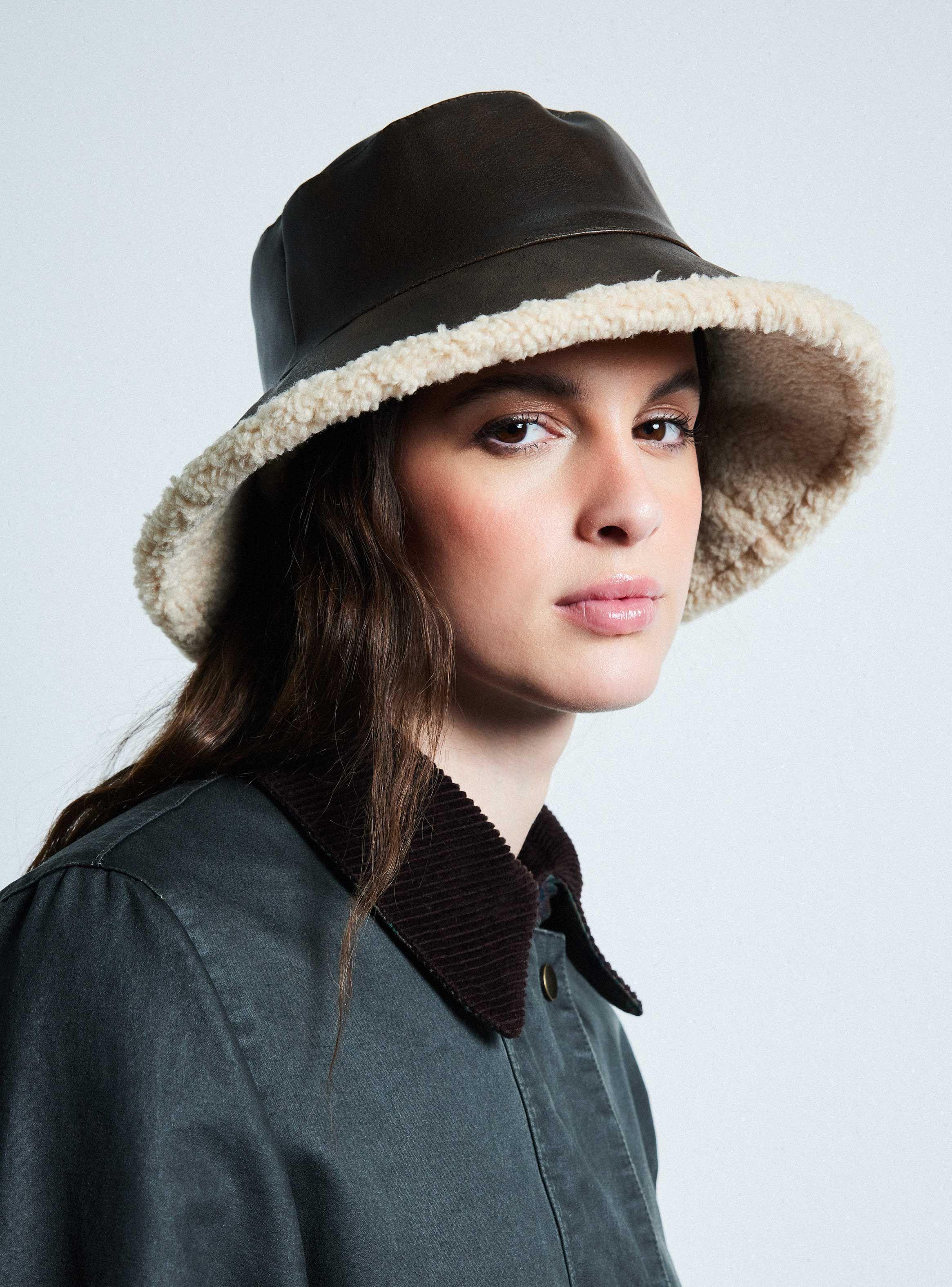 Gorro Bucket Efecto Cuero Washed Forro Peludito-0