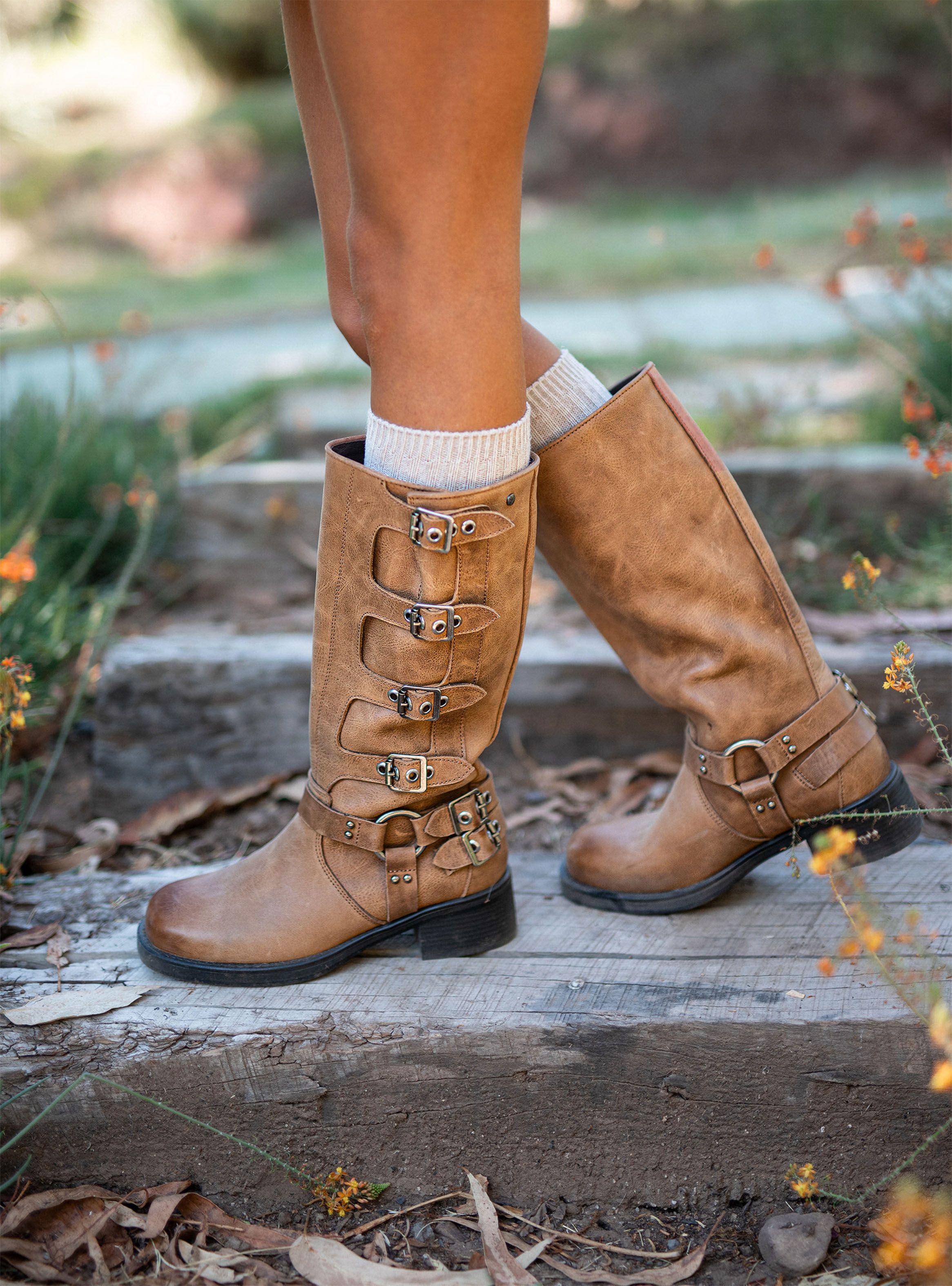 Bota Cuero Alta Hebillas Mujer-2