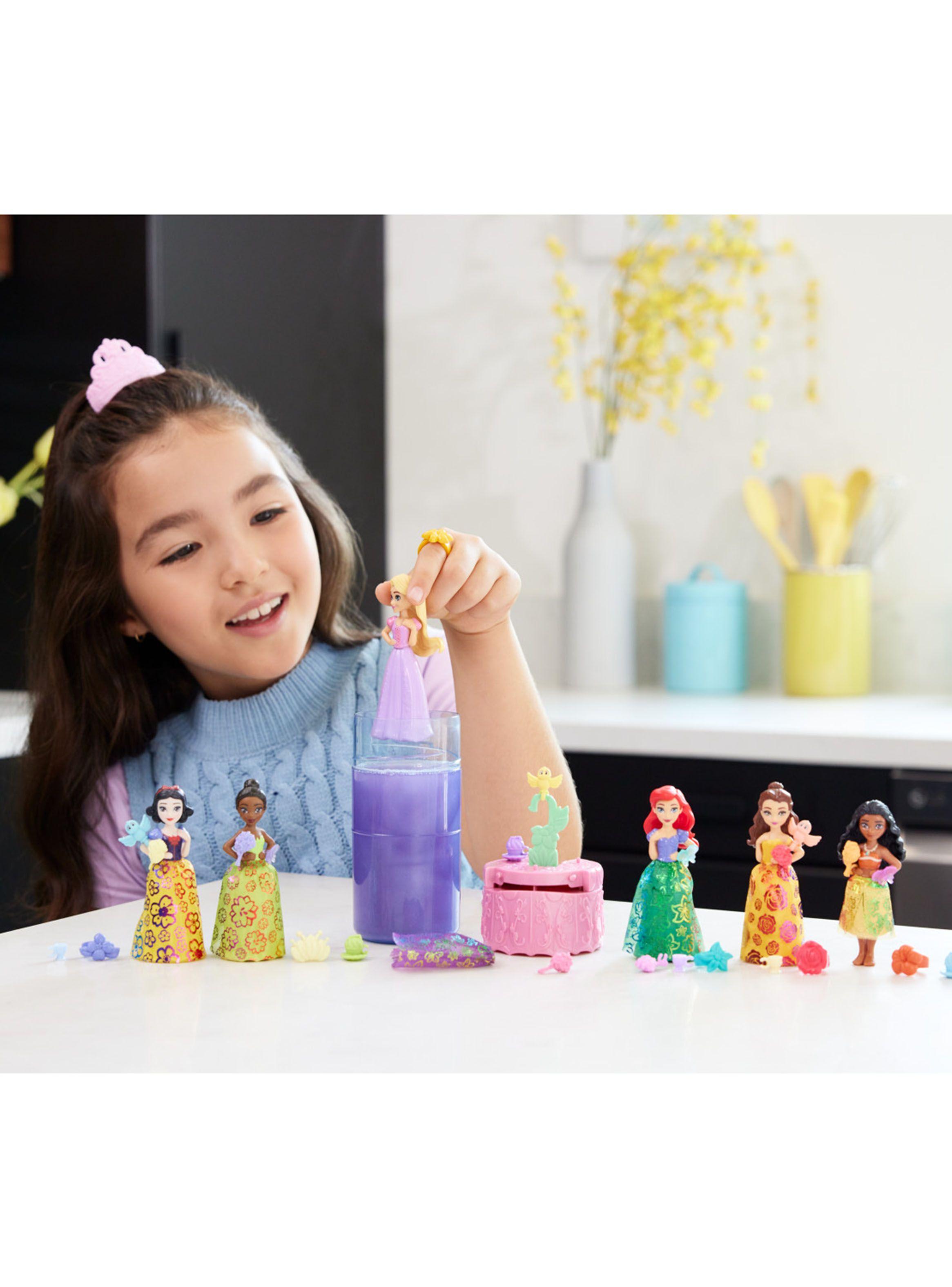 Muñeca Color Reveal Fiesta Floral-4