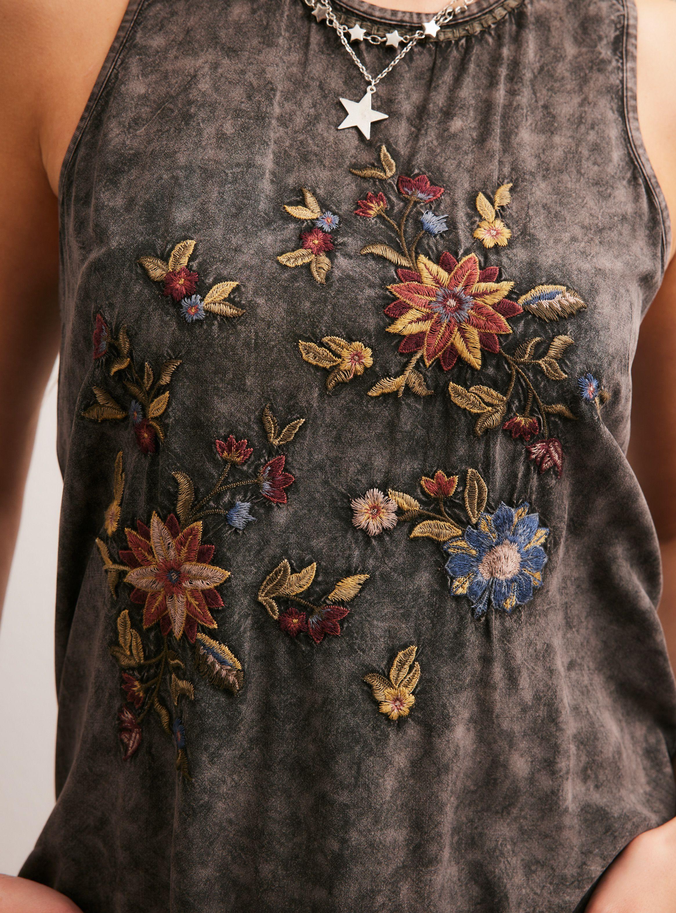 Polera Bordado y Tela con Proceso-3