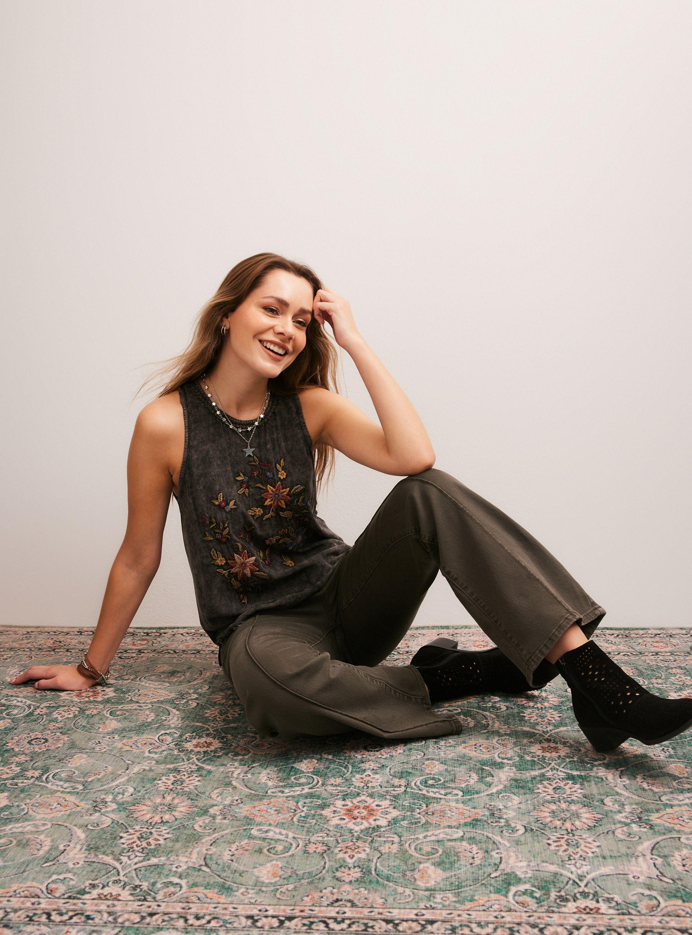 Polera Bordado y Tela con Proceso-4