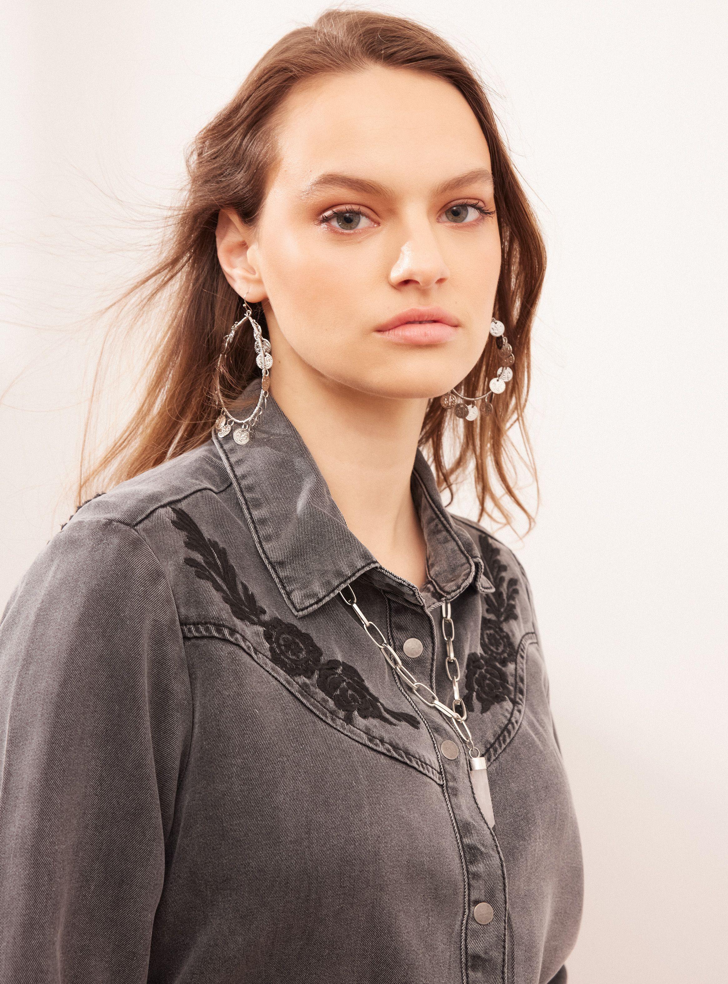 Blusa con Bordados en Canesú-2