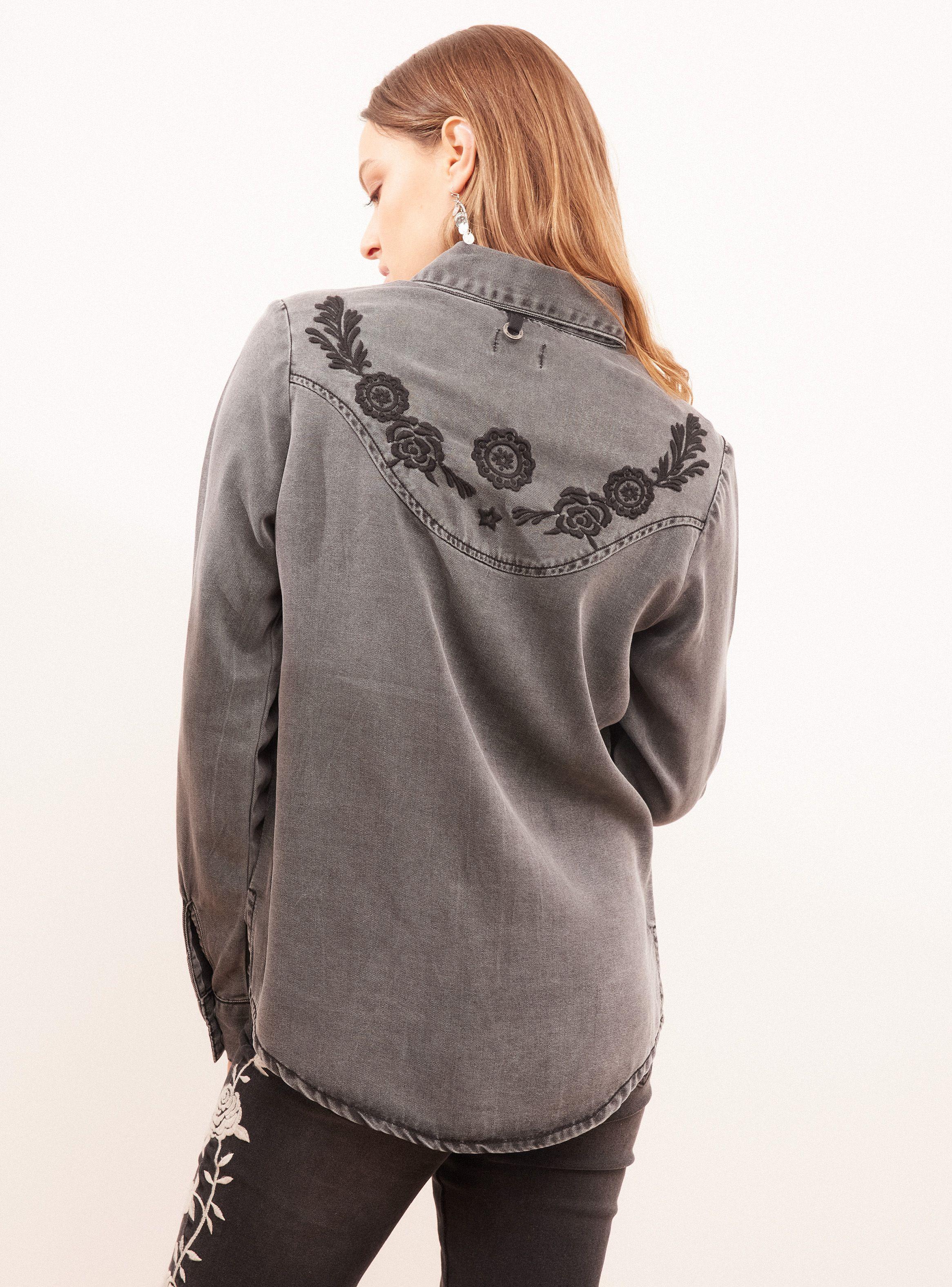 Blusa con Bordados en Canesú-1