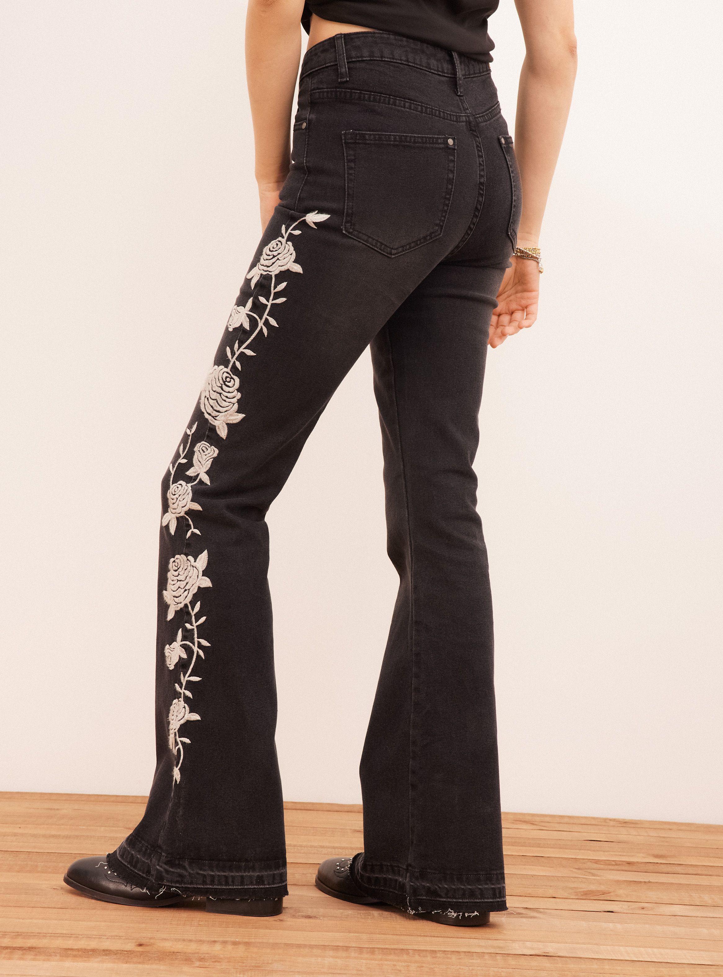 Jeans con Bordados en Costados-1