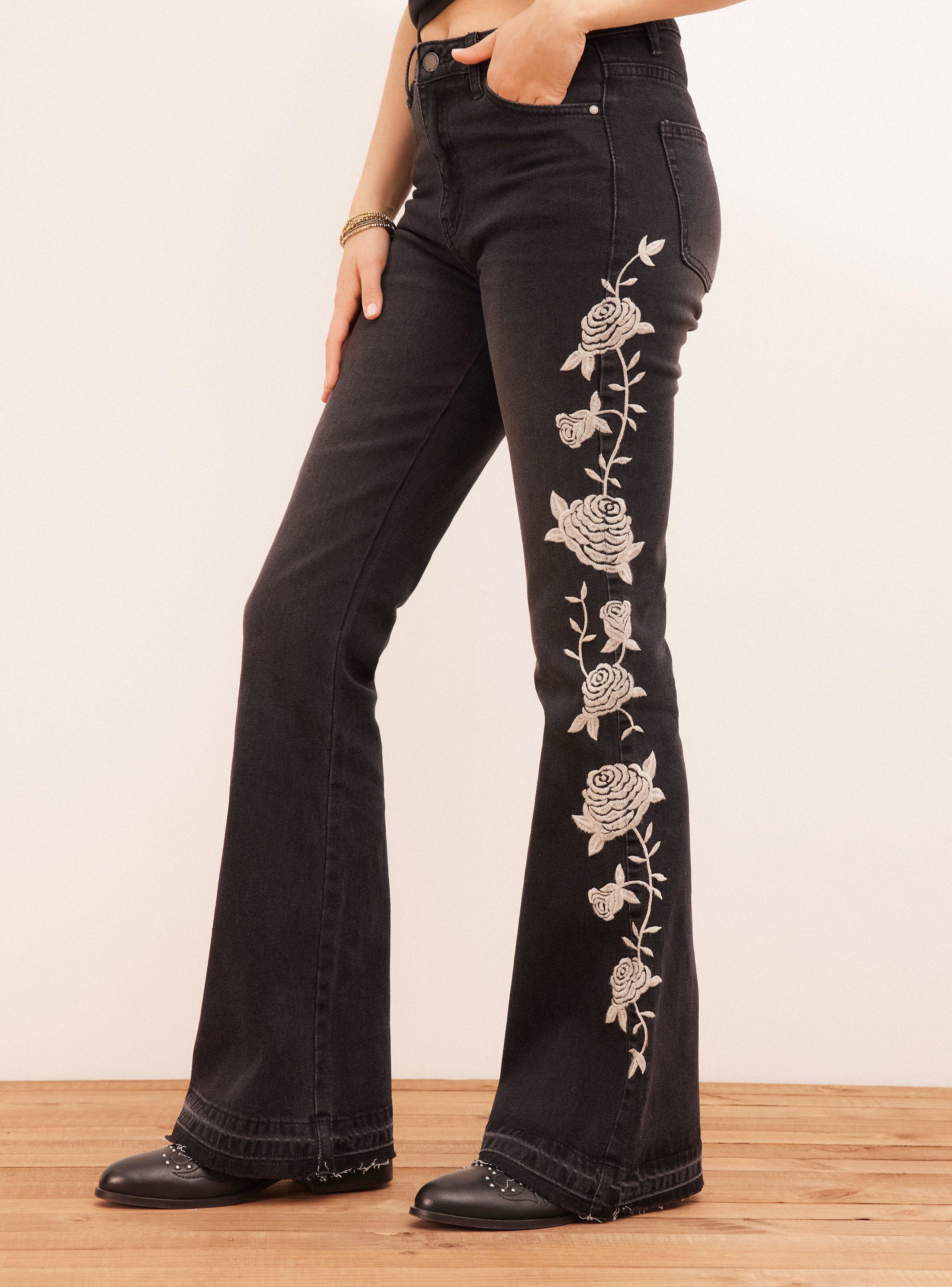 Jeans con Bordados en Costados-0