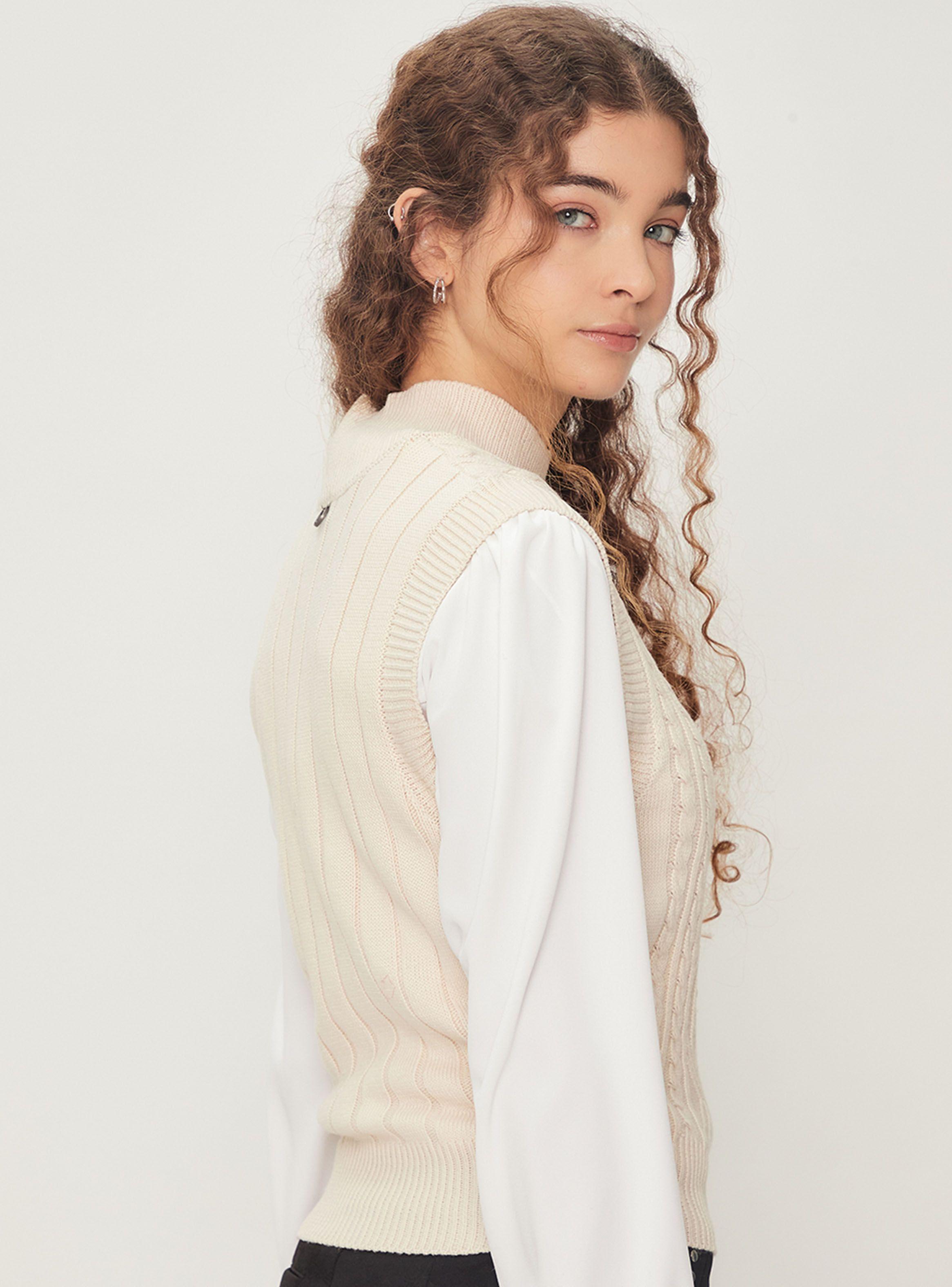 Sweater Liso Cuello Alto Sin Mangas-1