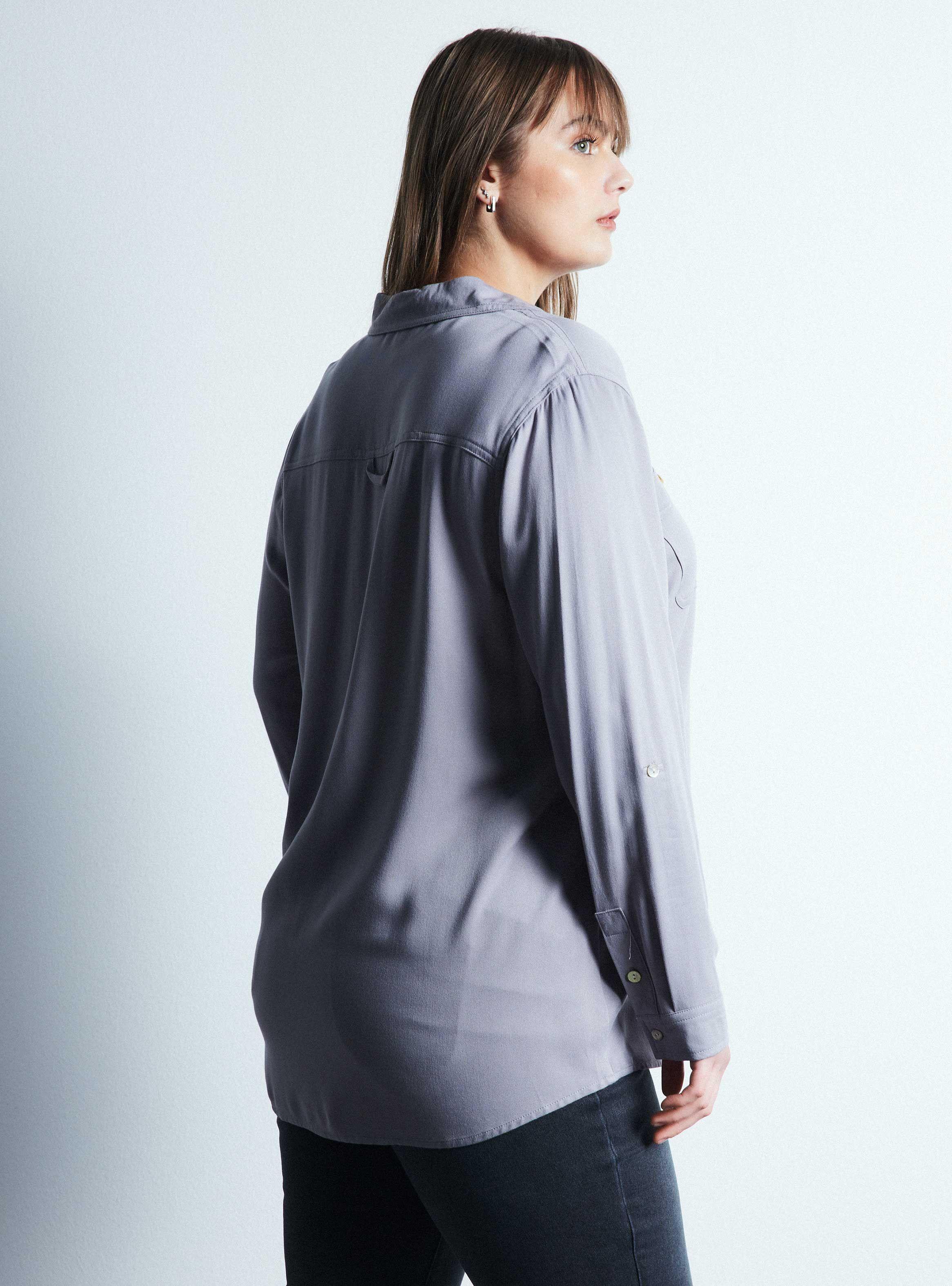 Blusa Camisera Abotonada con Bolsillos-1