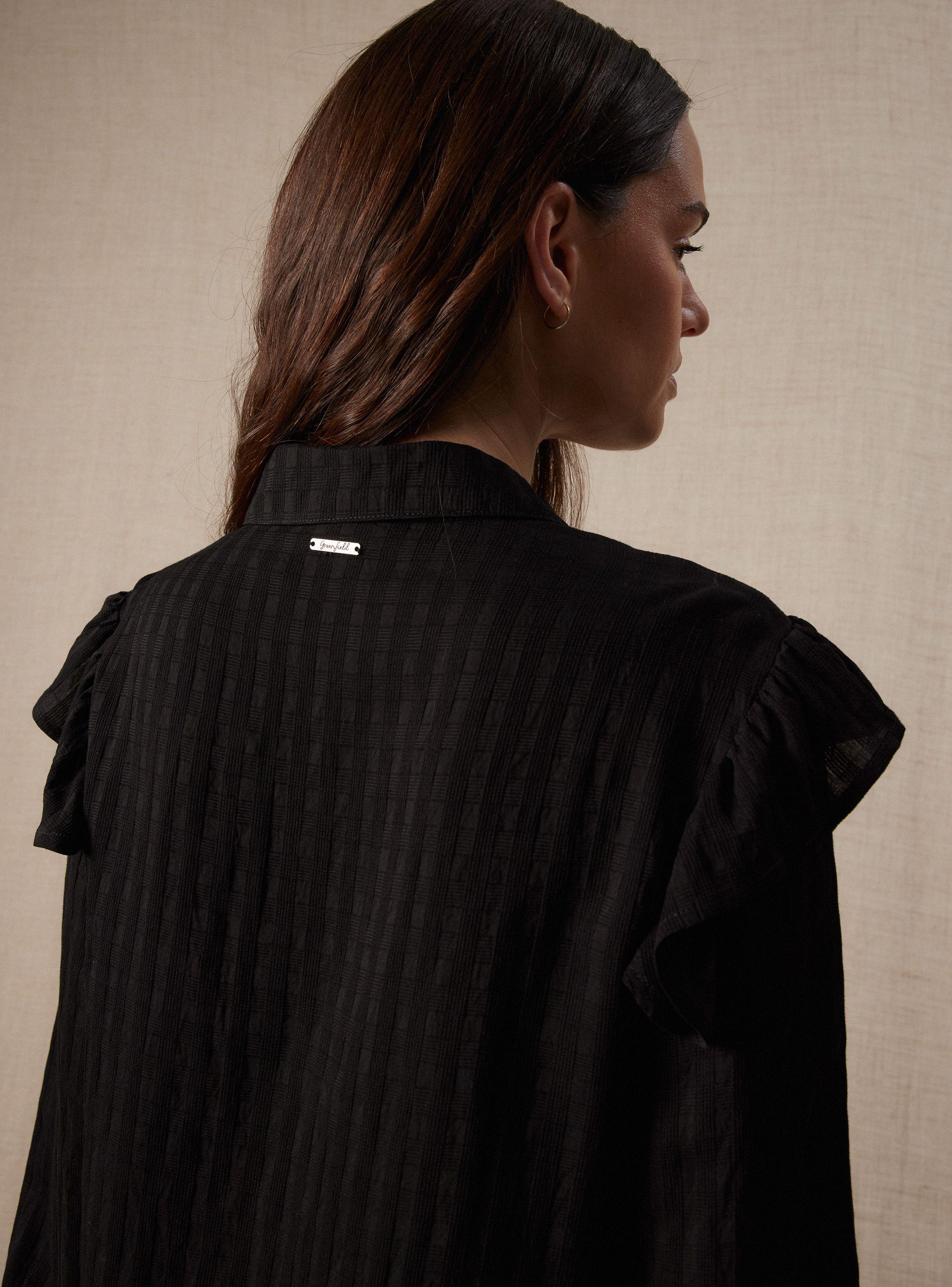 Blusa de Tela Texturizada y Vuelo Frontal-3