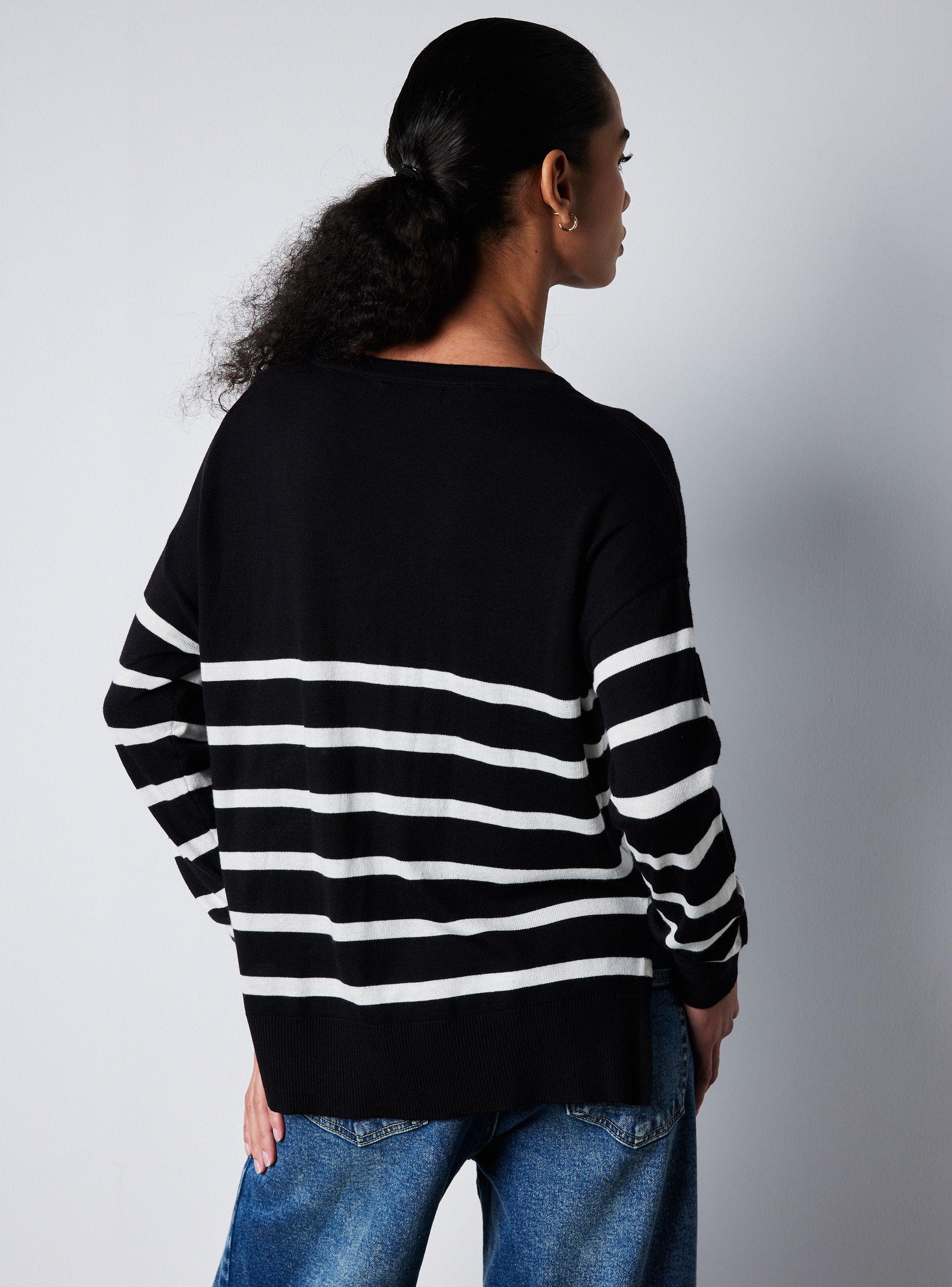 Sweater Cuello V Aberturas Laterales-1