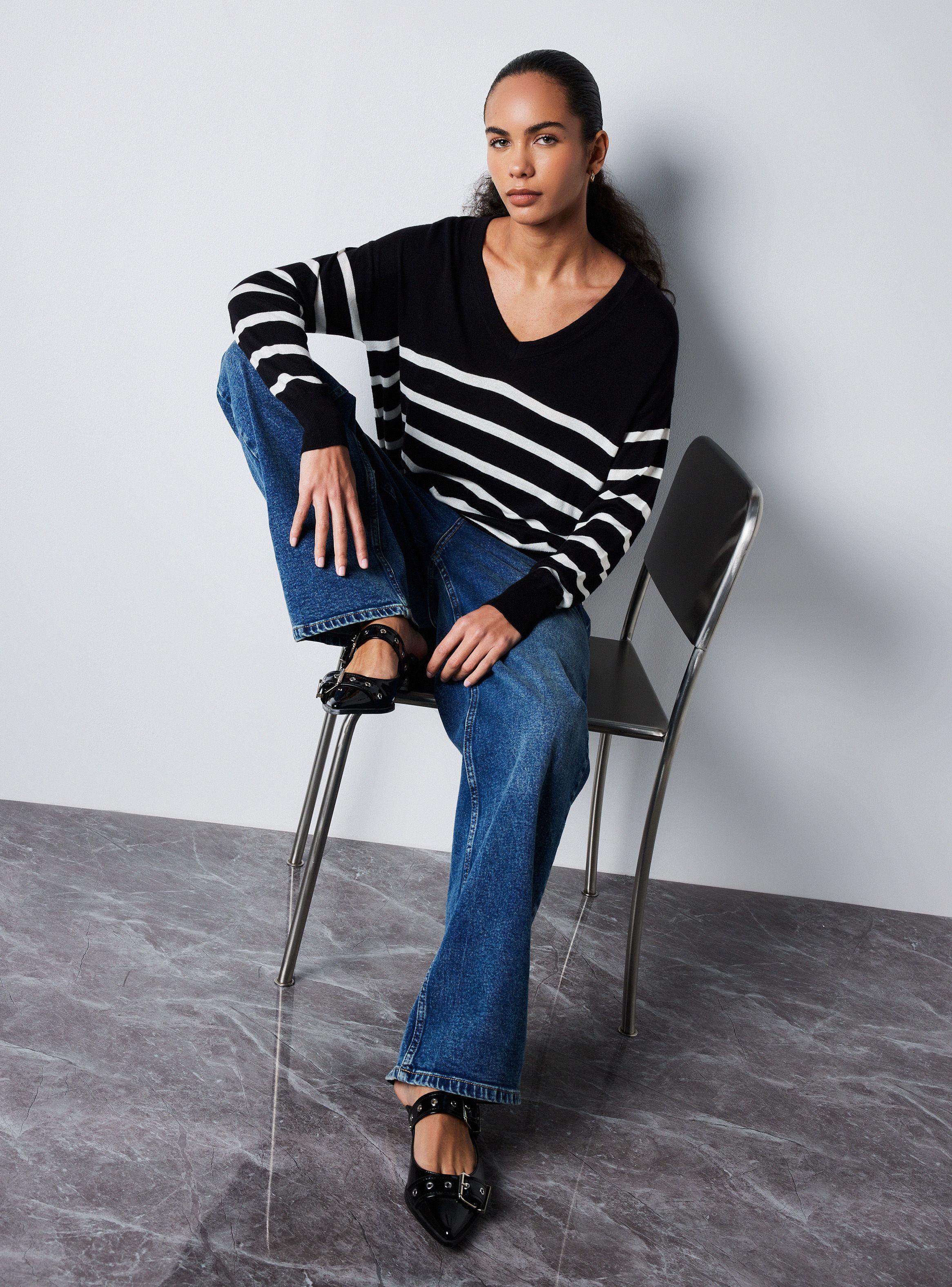 Sweater Cuello V Aberturas Laterales-4