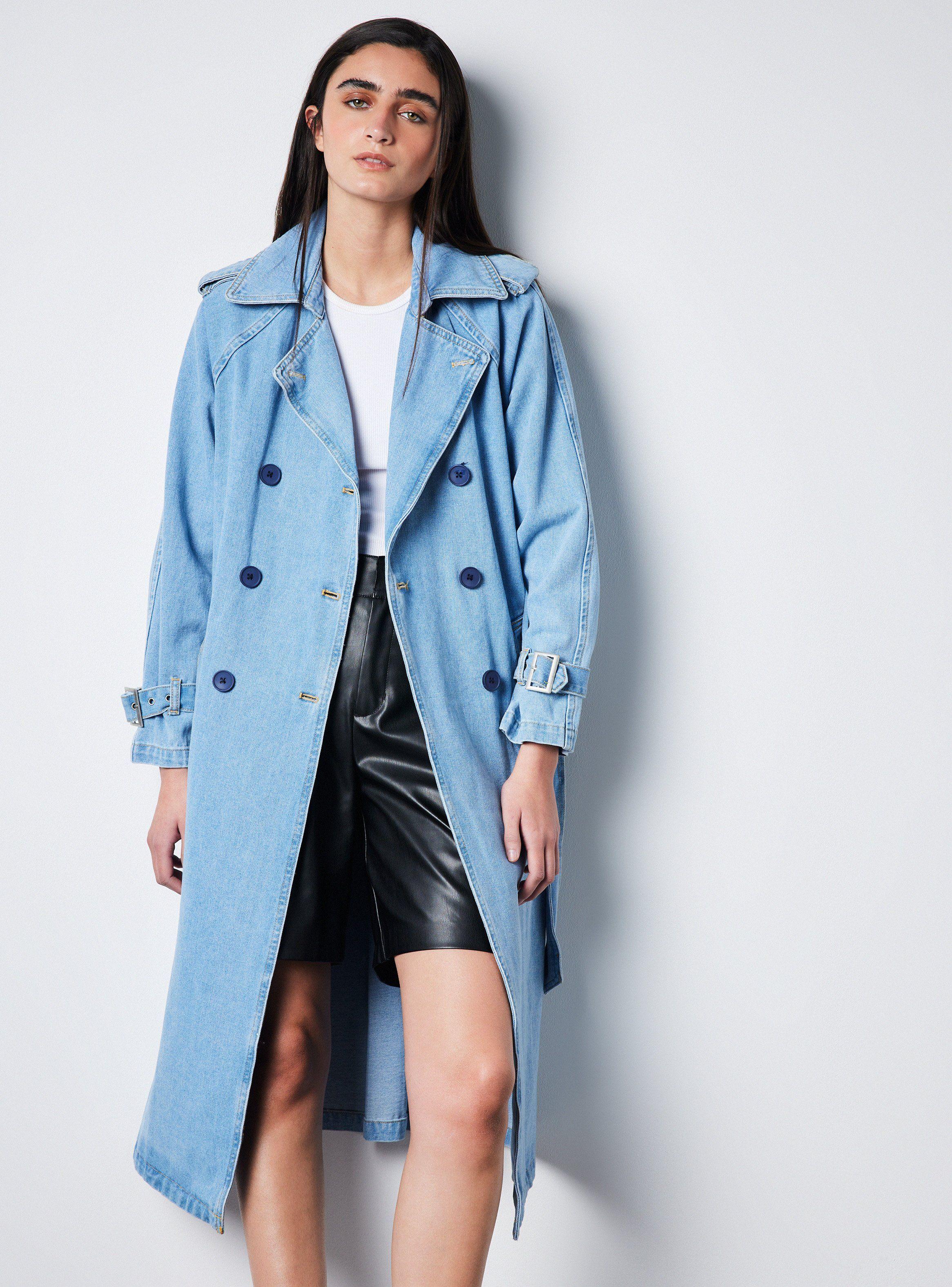 Abrigo con Botones y Detalles en Puño-0