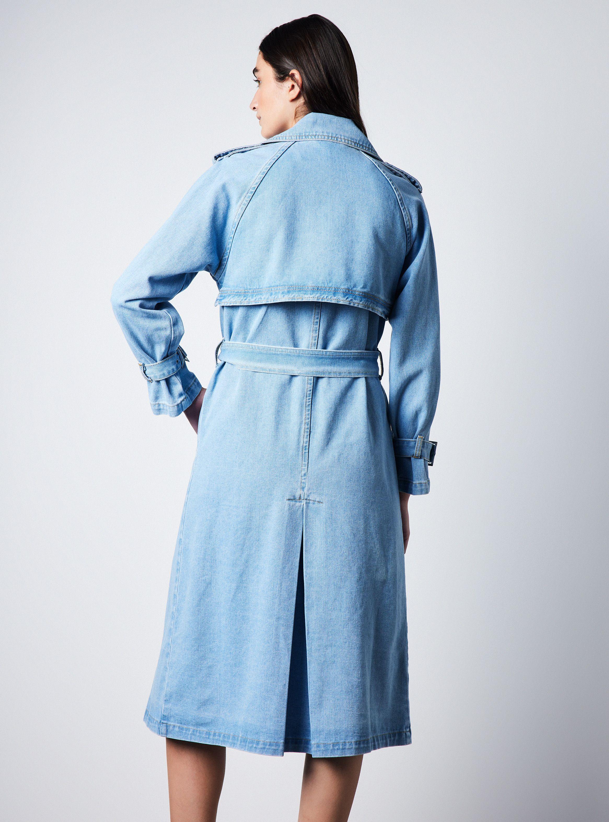 Abrigo con Botones y Detalles en Puño-1