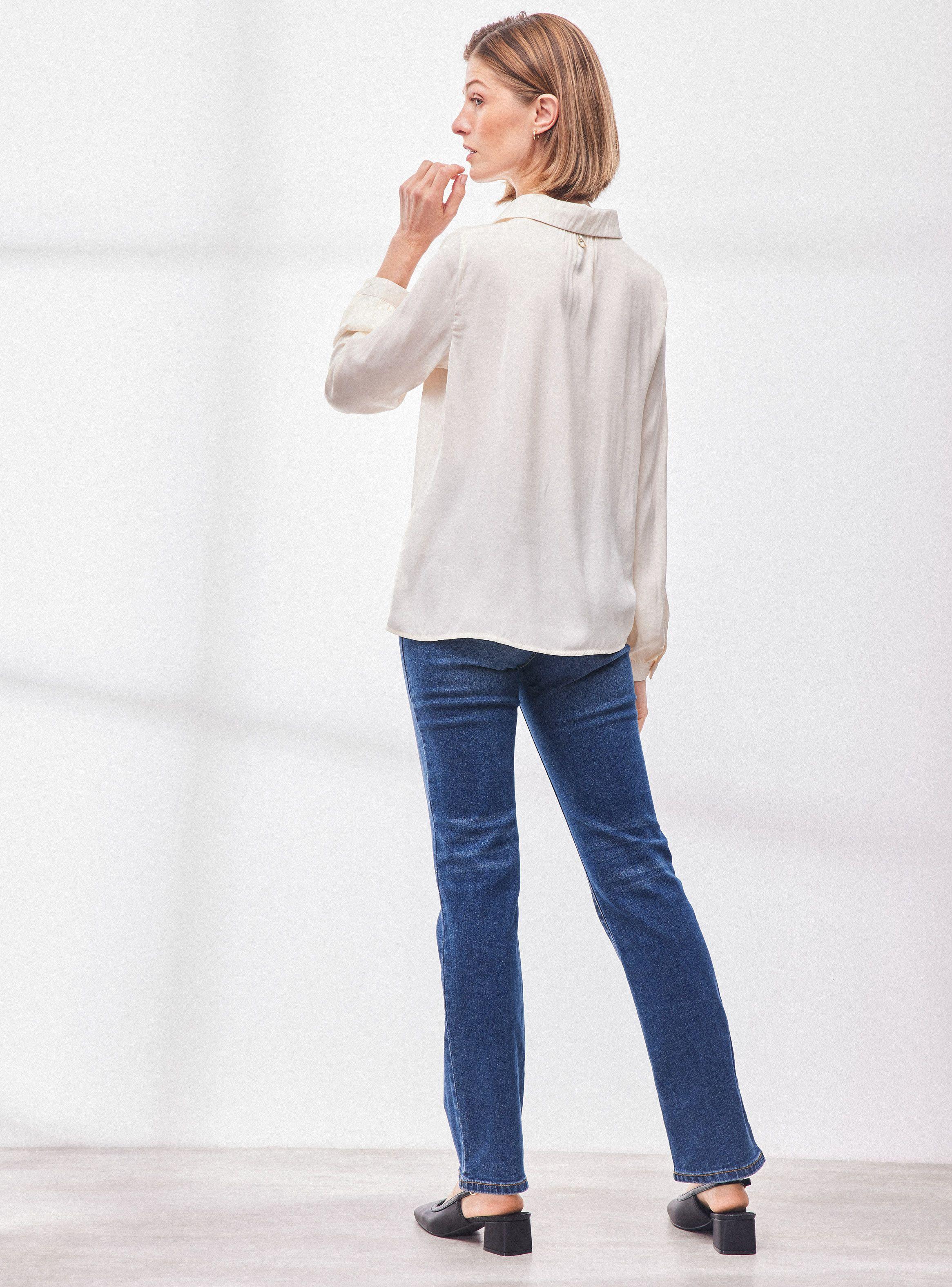 Blusa Fluida con Botón en Escote-5