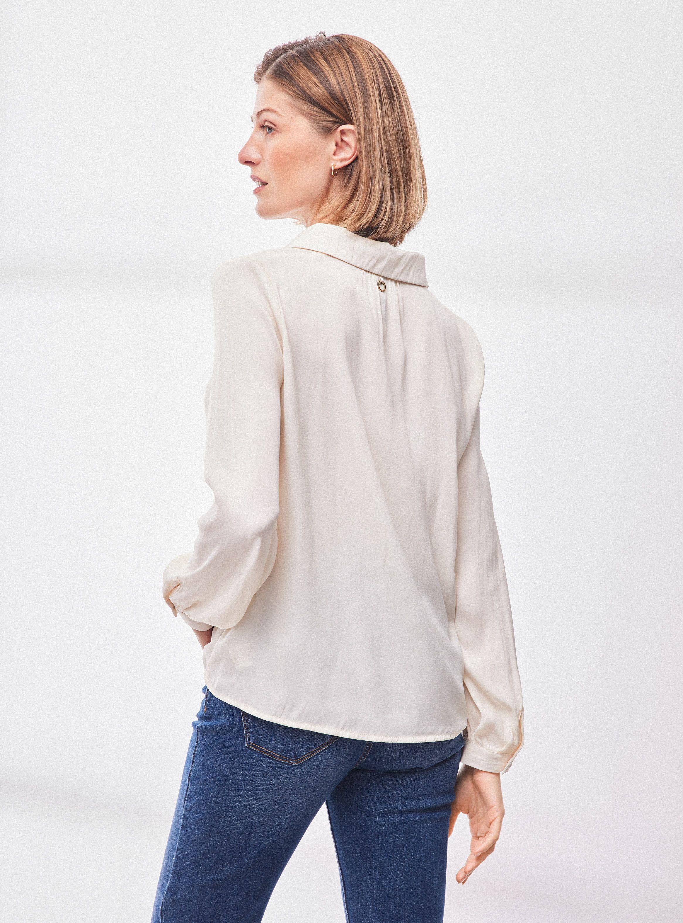 Blusa Fluida con Botón en Escote-1
