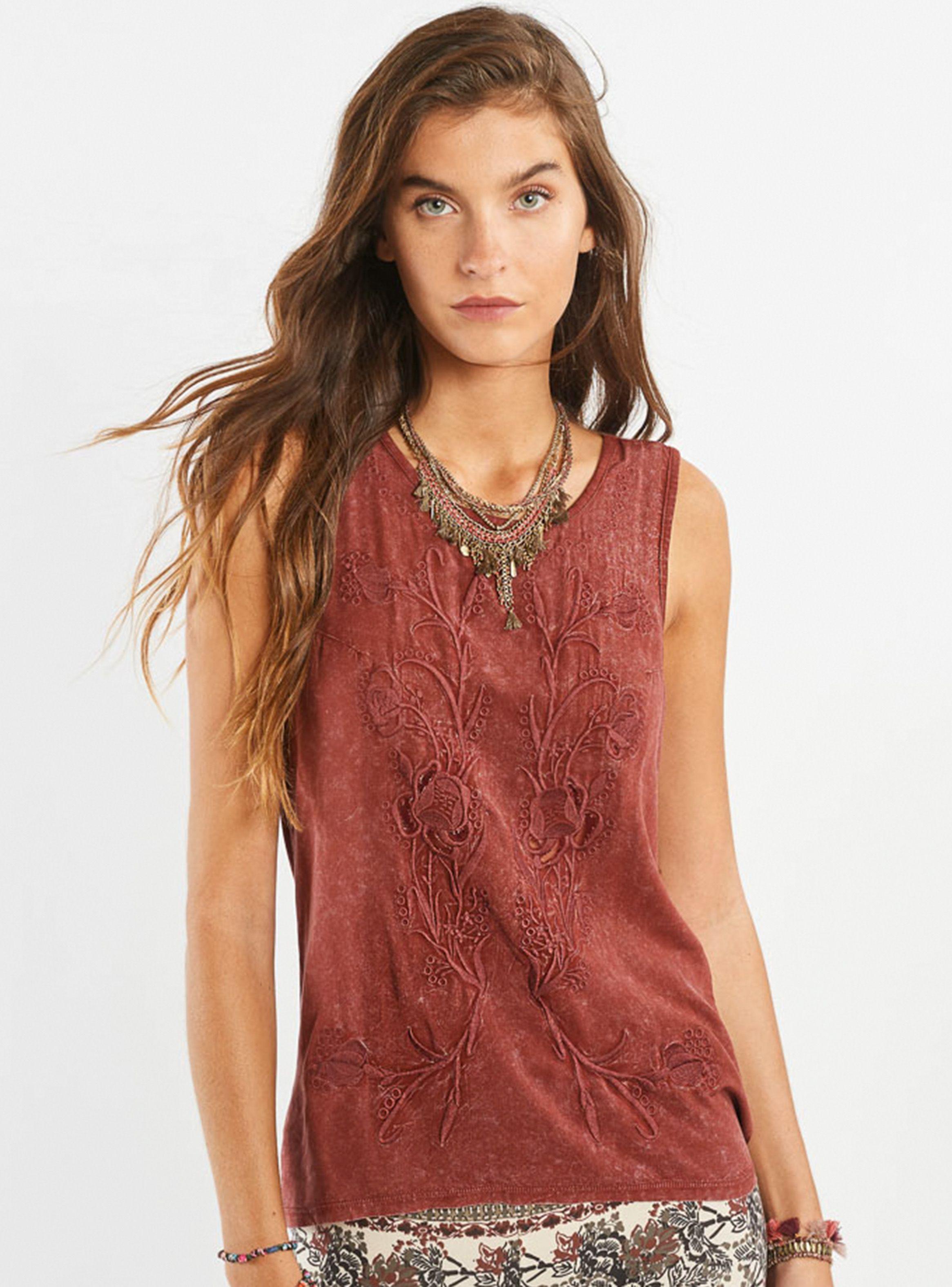 Polera Bordado Central y Proceso Umbrale-0