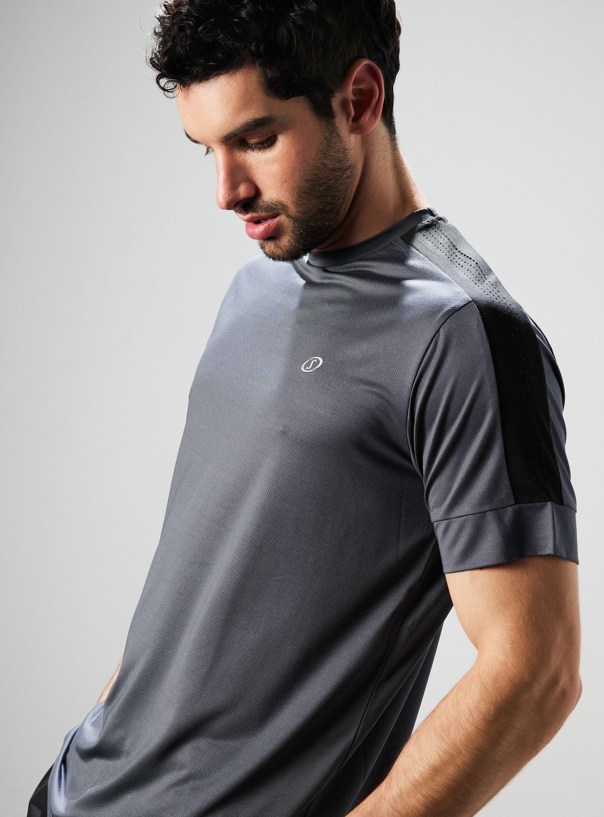 Polera Tela Técnica Paneles en Hombro Detalle Laser-3
