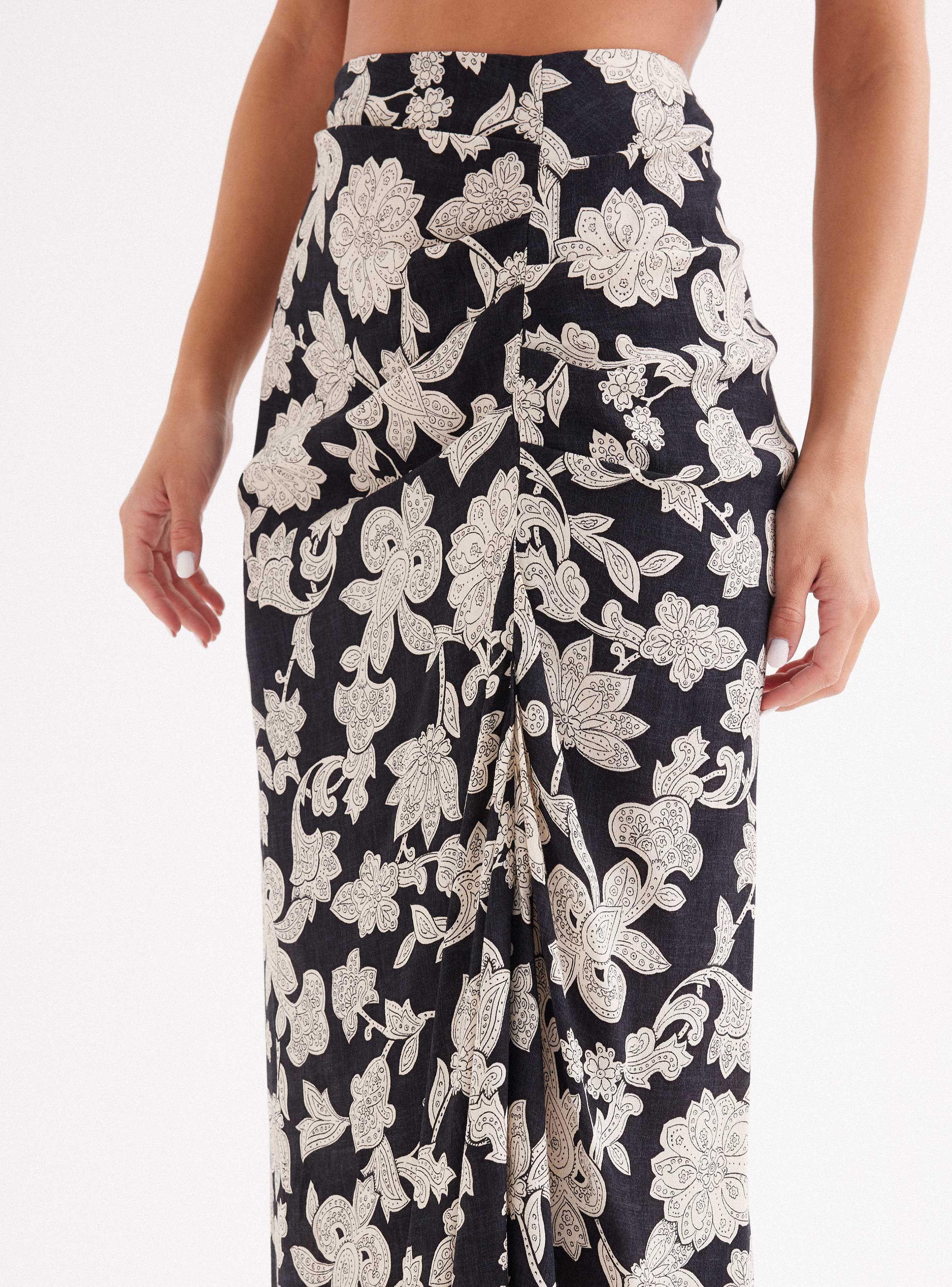 Falda Zara Talla 36 02-2