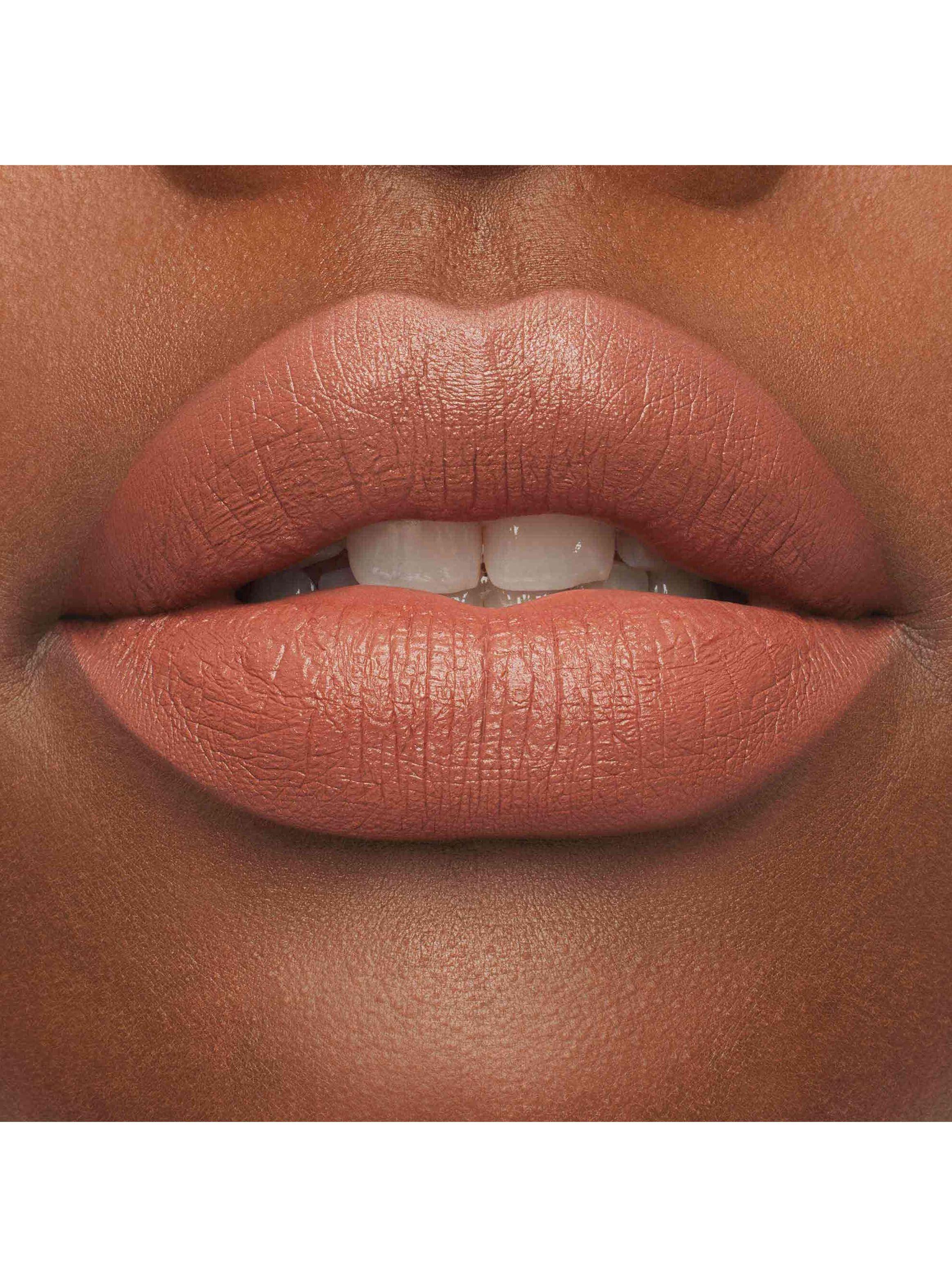 Labial M·A·Cximal Silky Matte Lipstick Tono Warm Teddy 3.5g-5