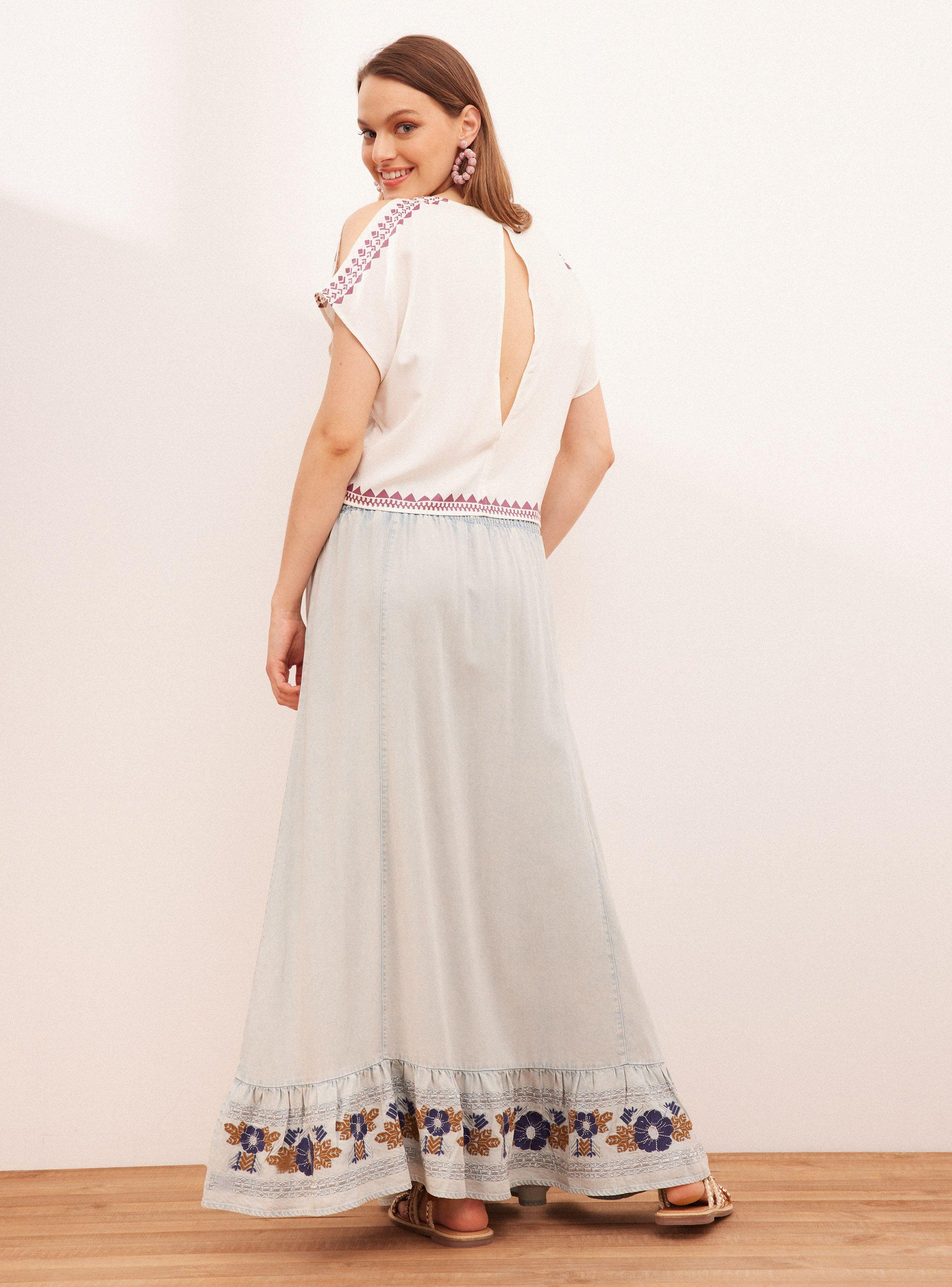 Blusa con Estampado y Bordado-5