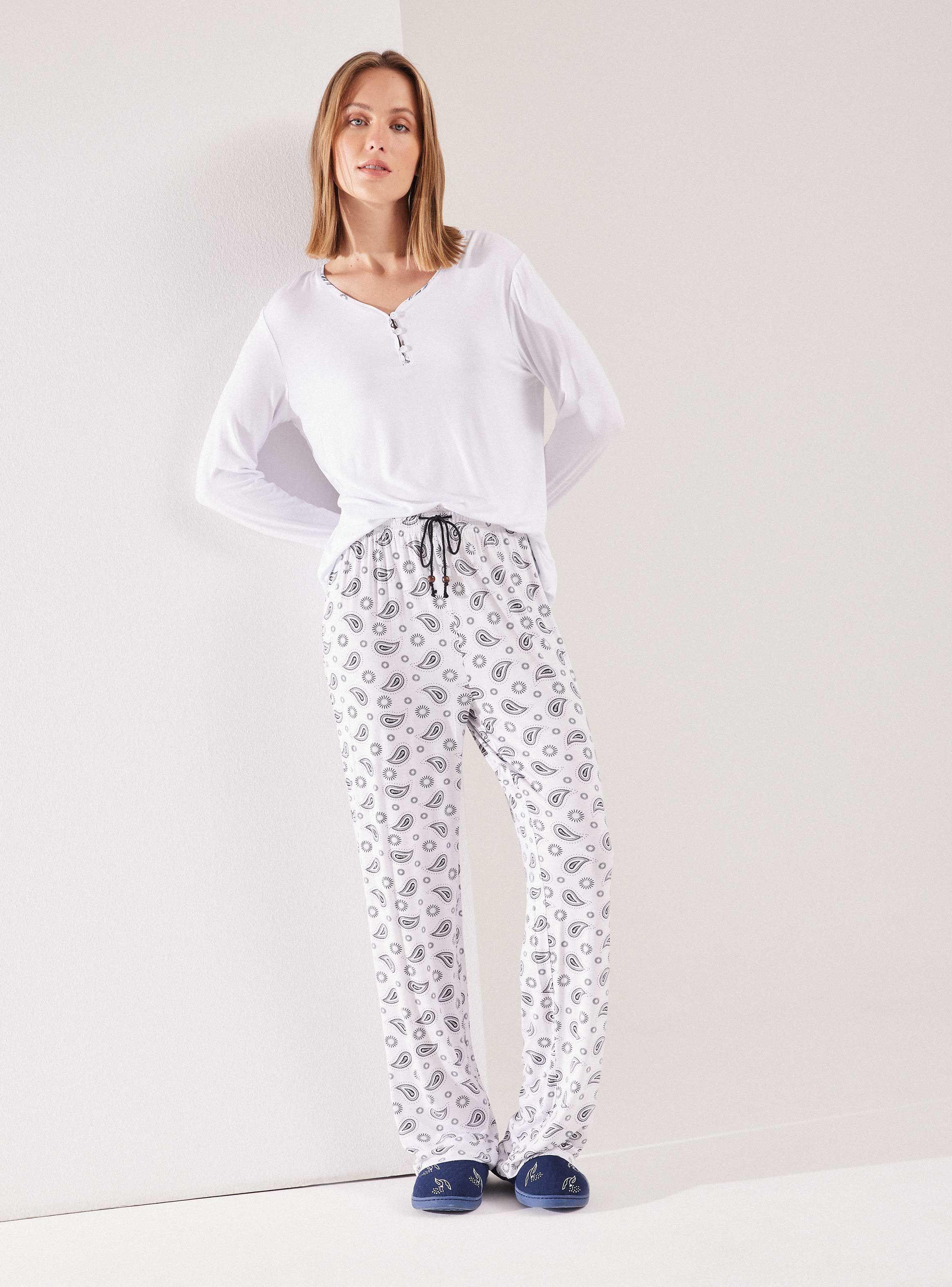 Pijama Tipo Liso con Botones Pantalón Full Print-4