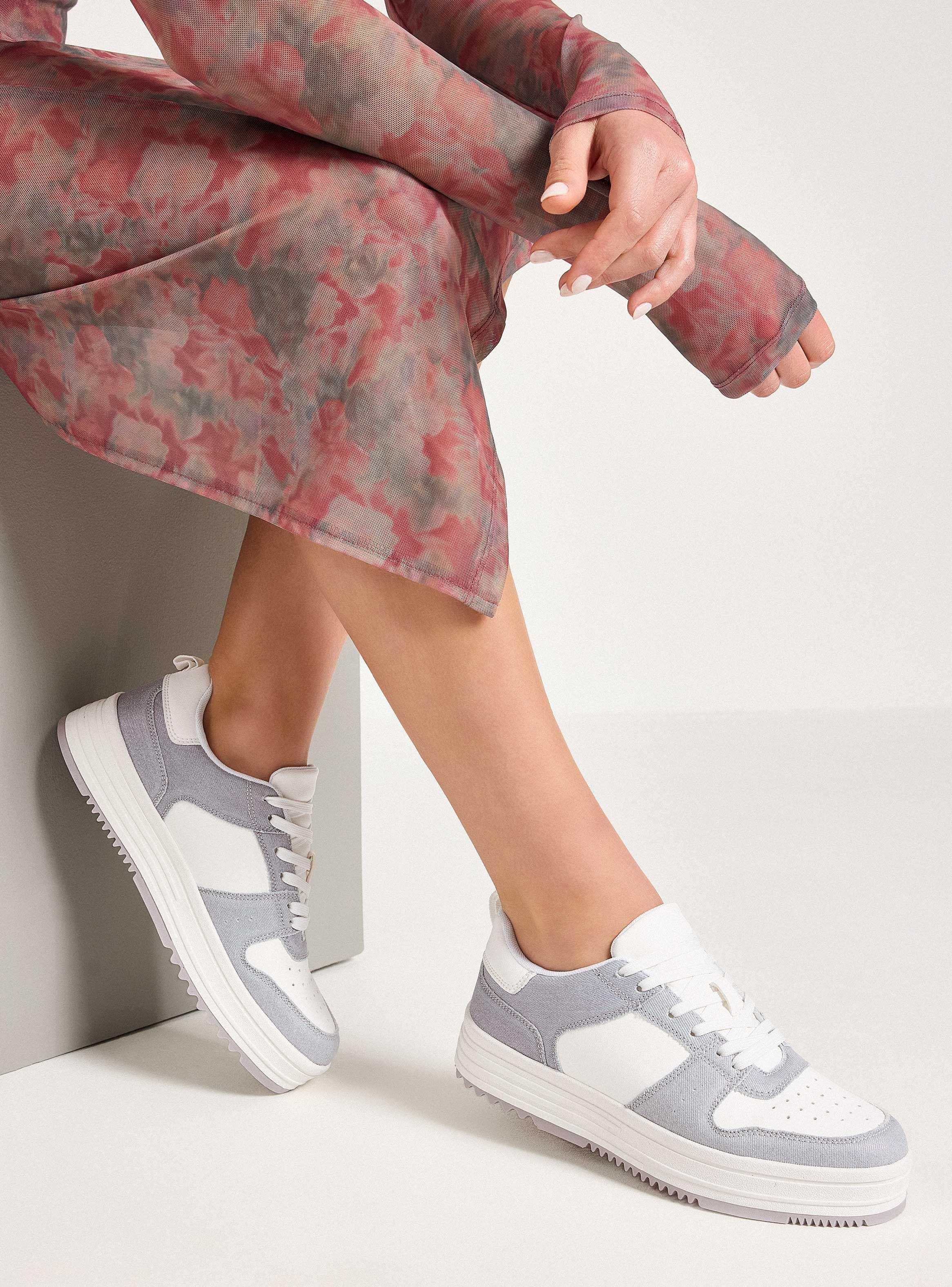 Zapatilla Urbana Detalle en Mezclilla Mujer-0