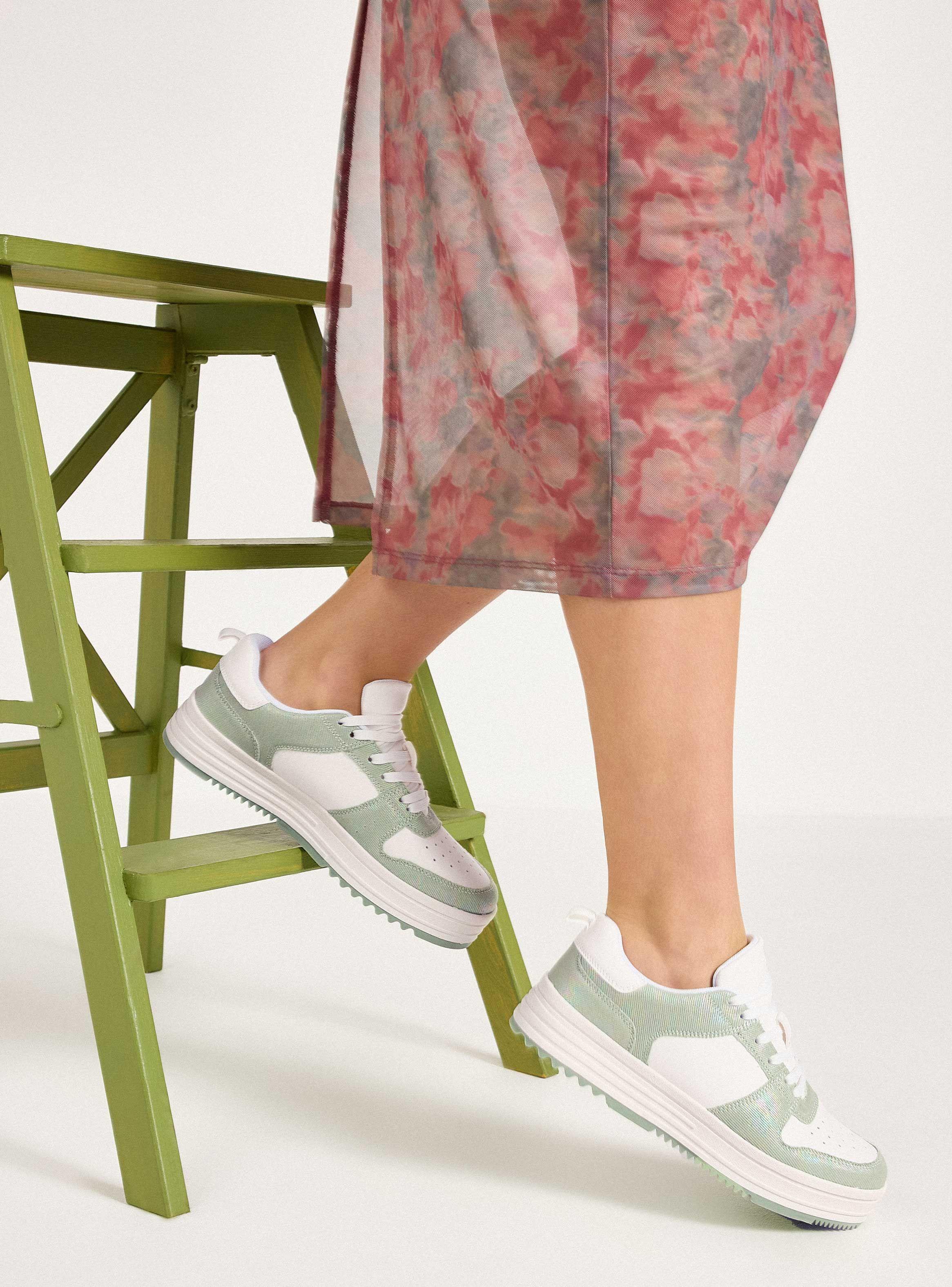 Zapatilla Urbana Detalle en Mezclilla Mujer-0