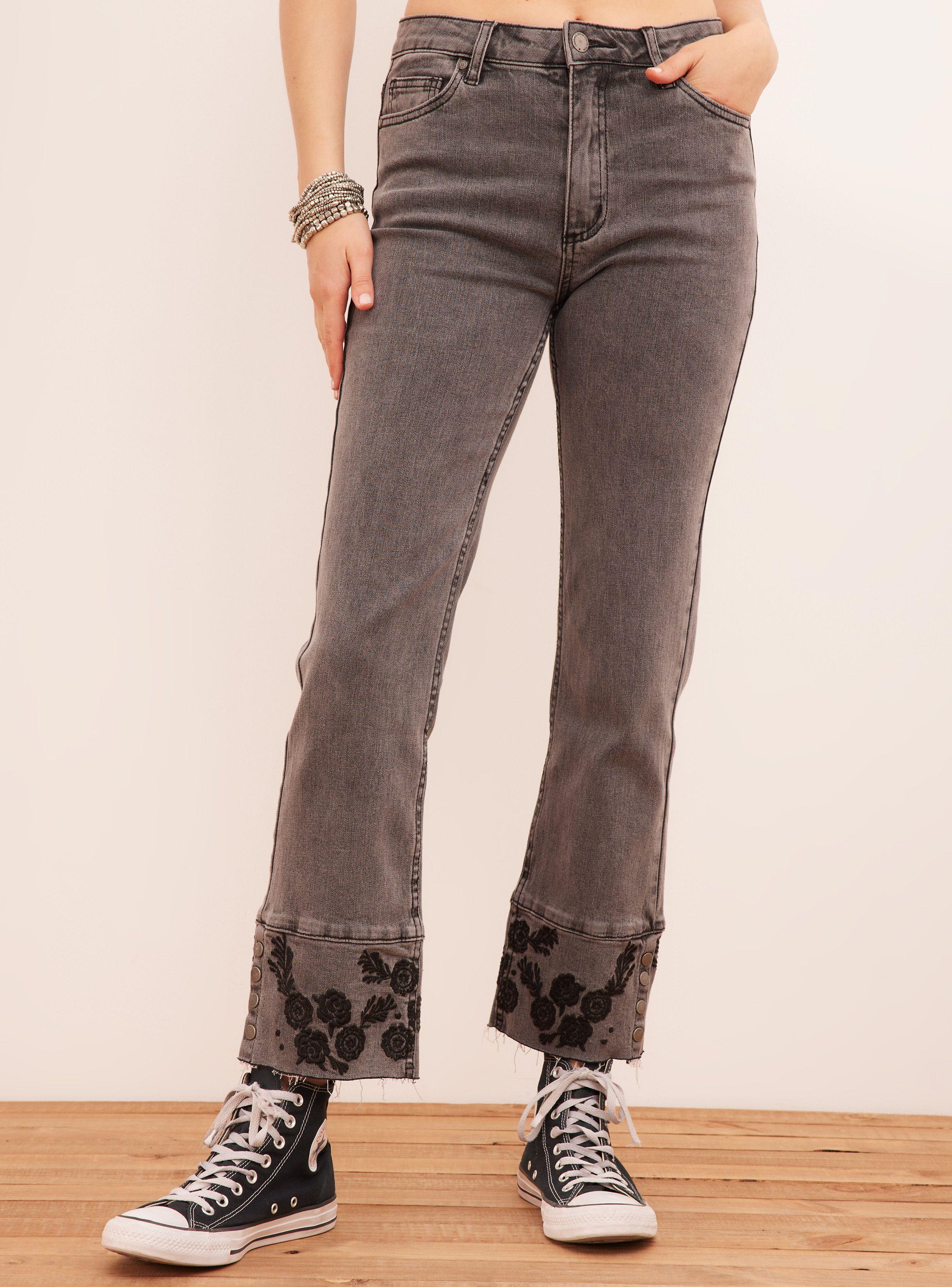 Jeans con Bordado en Puños-0