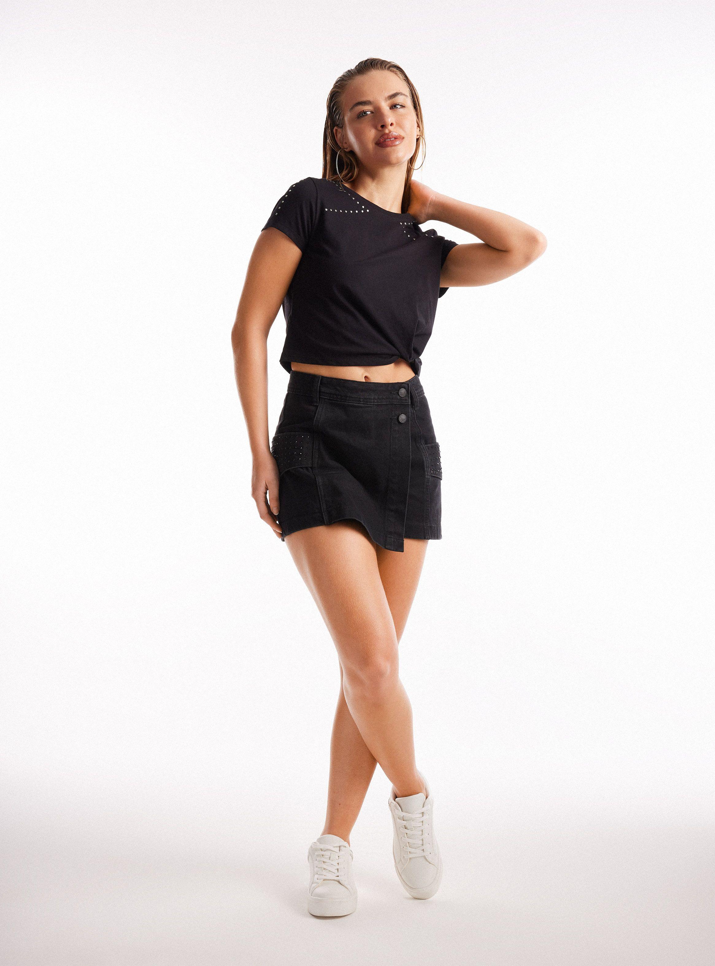 Polera con Nudo Lateral Tachas en Hombros y Mangas-5