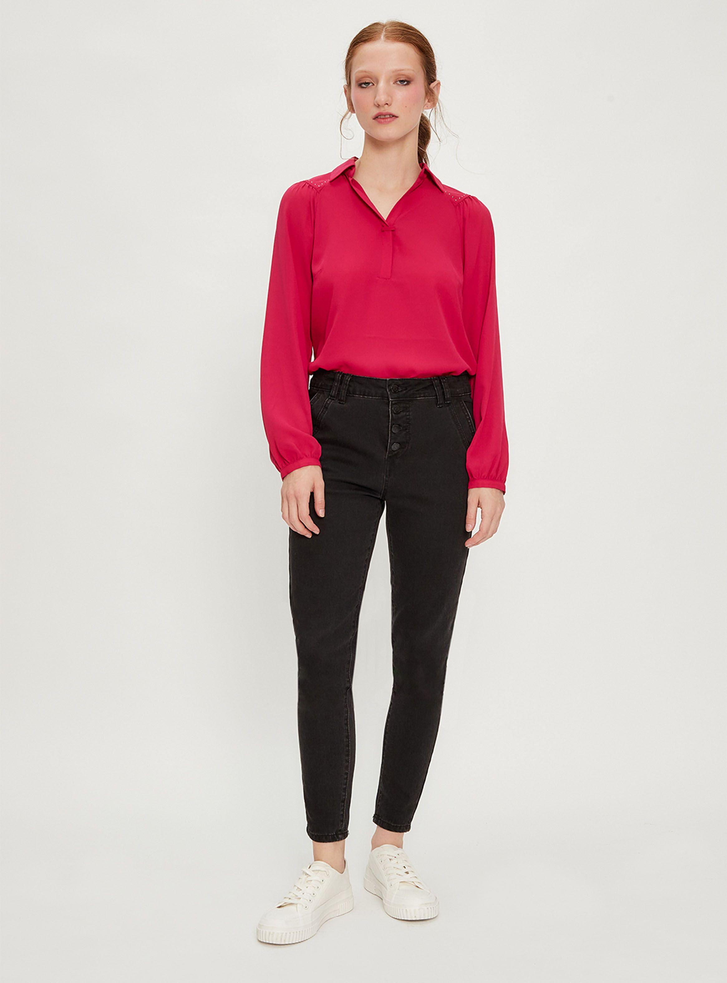 Blusa Lisa Cuello Camisero Detalle Tachitas-3