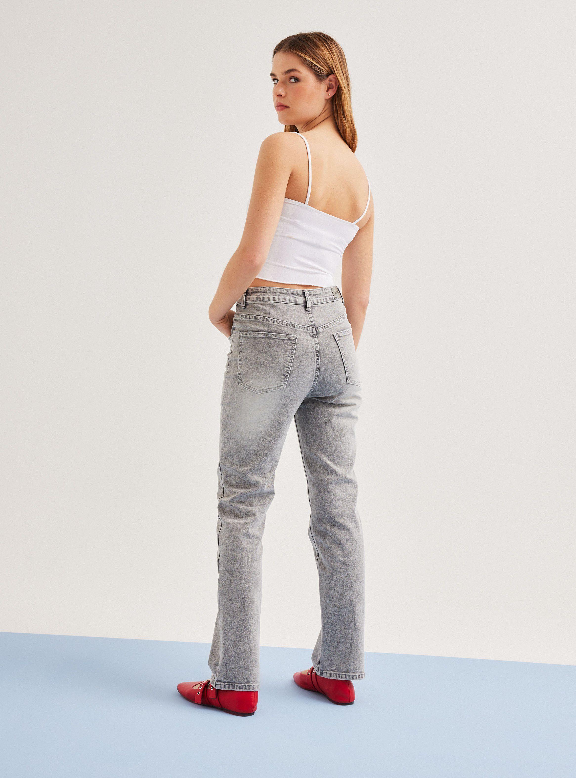 Jeans Aplicación de Tachas en Boca de Bolsillo-5