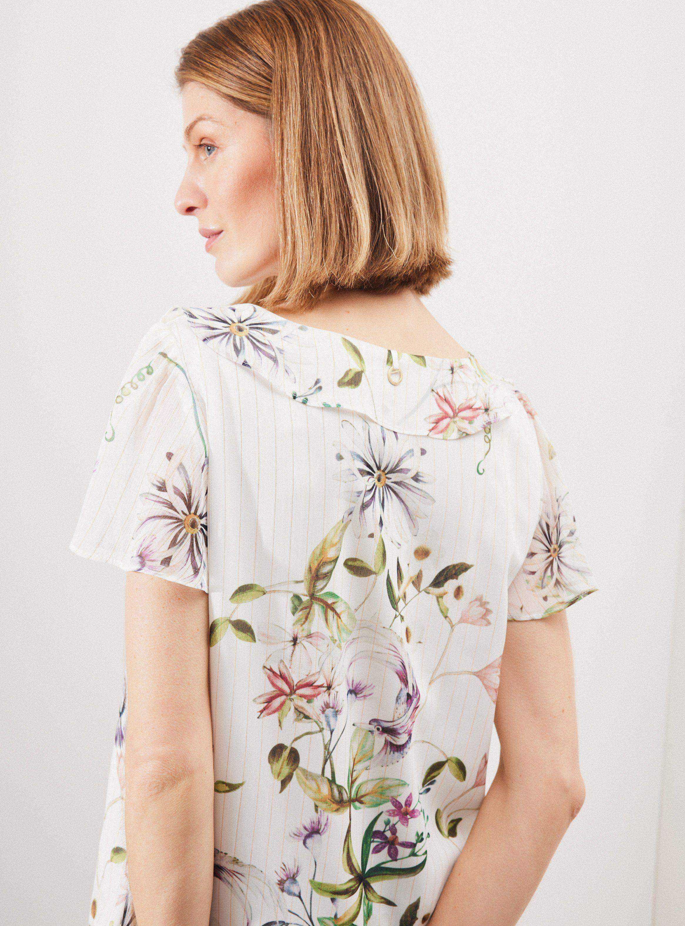 Blusa Estampada con Vuelo en Escote-3
