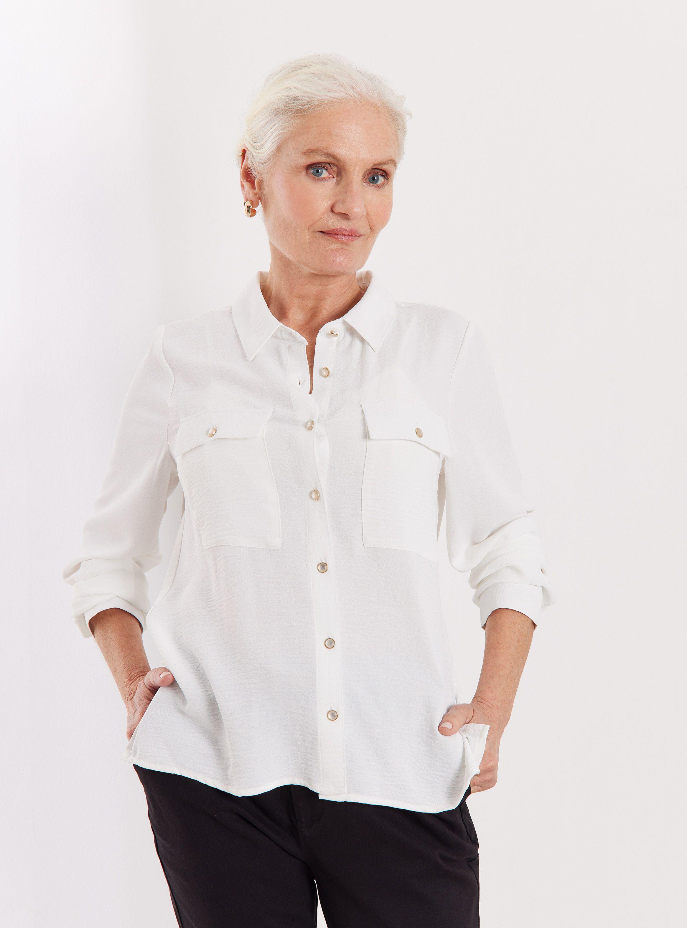 Blusa Botones Perla y Bolsillos Parche-0