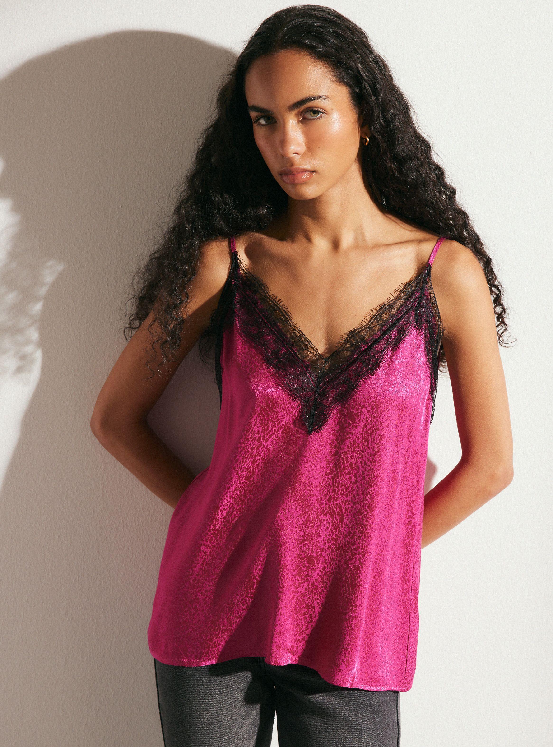 Blusa con Encaje en Escote-0