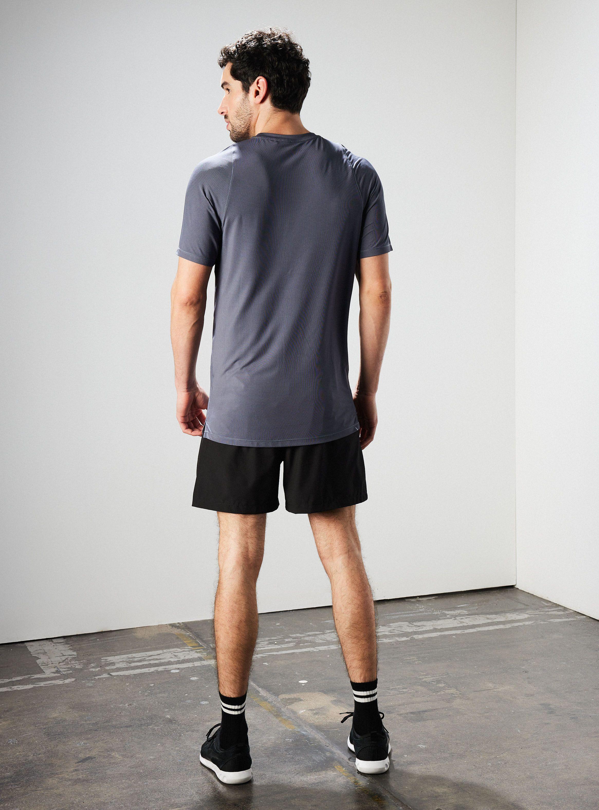 Polera Tela Respirable Diseño Lineas-5