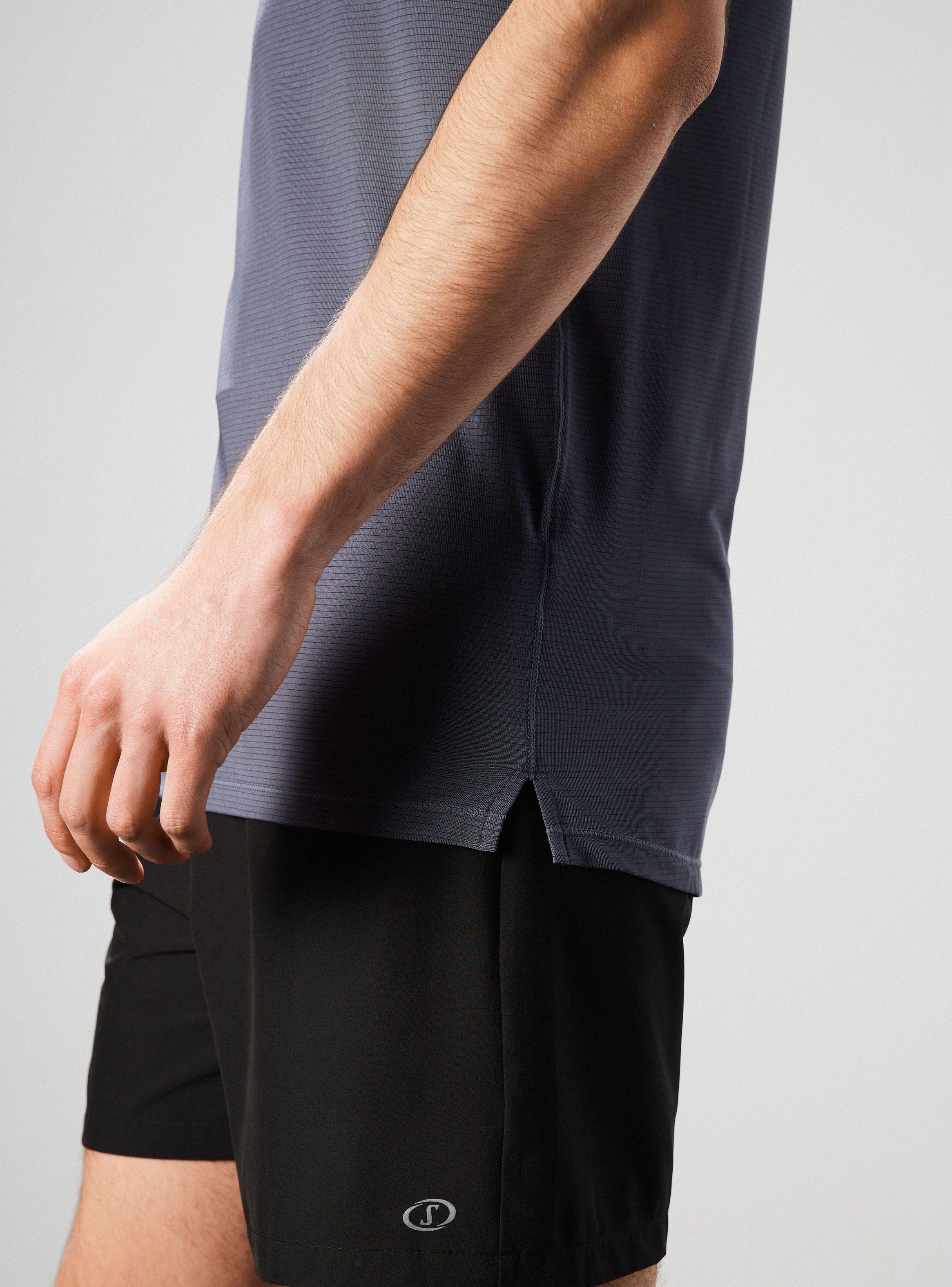 Polera Tela Respirable Diseño Lineas-3