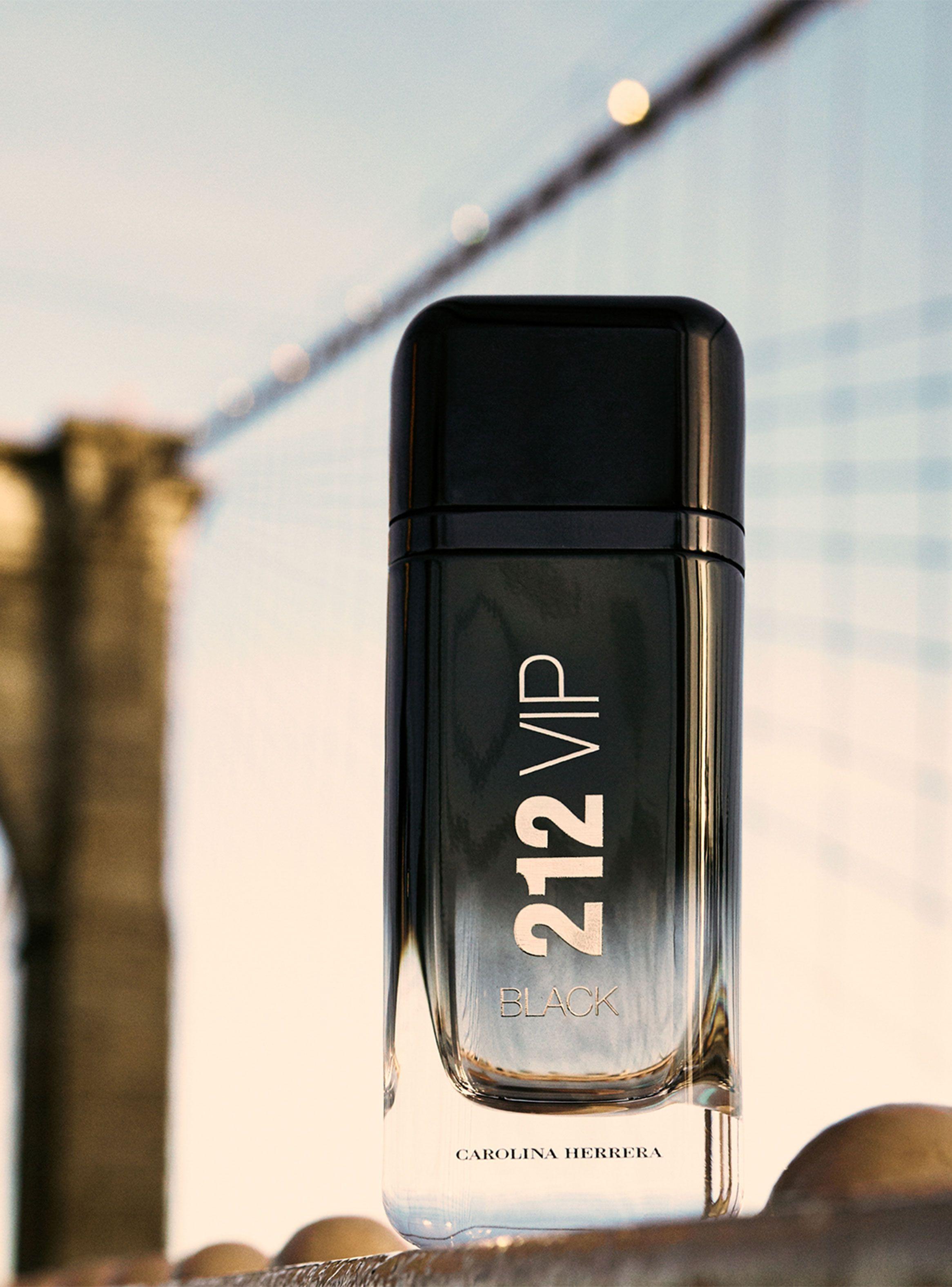 Set Perfume 212 Vip Black EDP Hombre 100 ml + Shower Gel 100 ml + Megaspritzer 10 ml Carolina Herrera-2