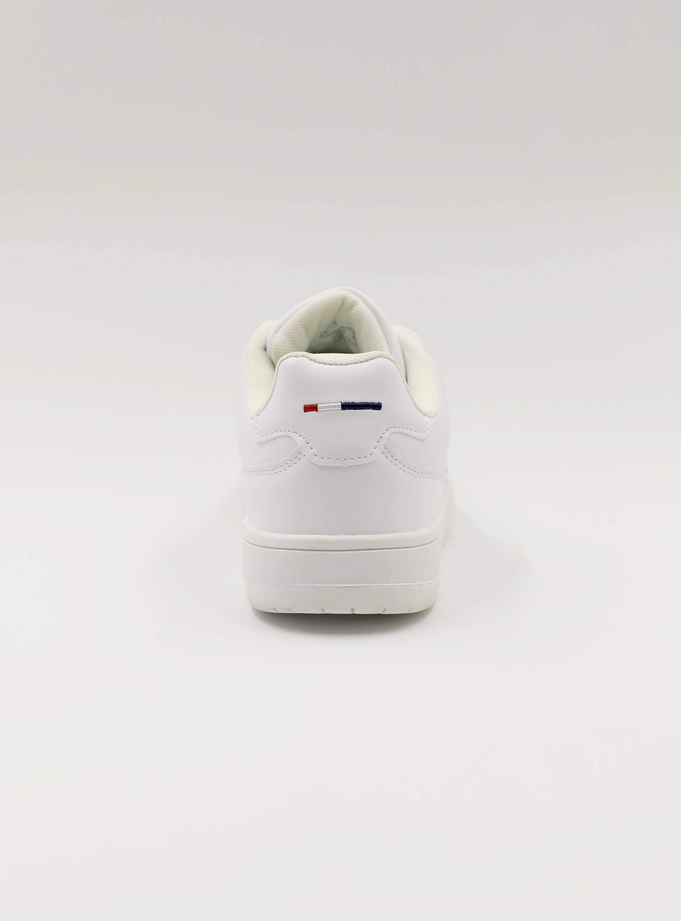 Zapatilla Urbana Logo al Costado Hombre-2