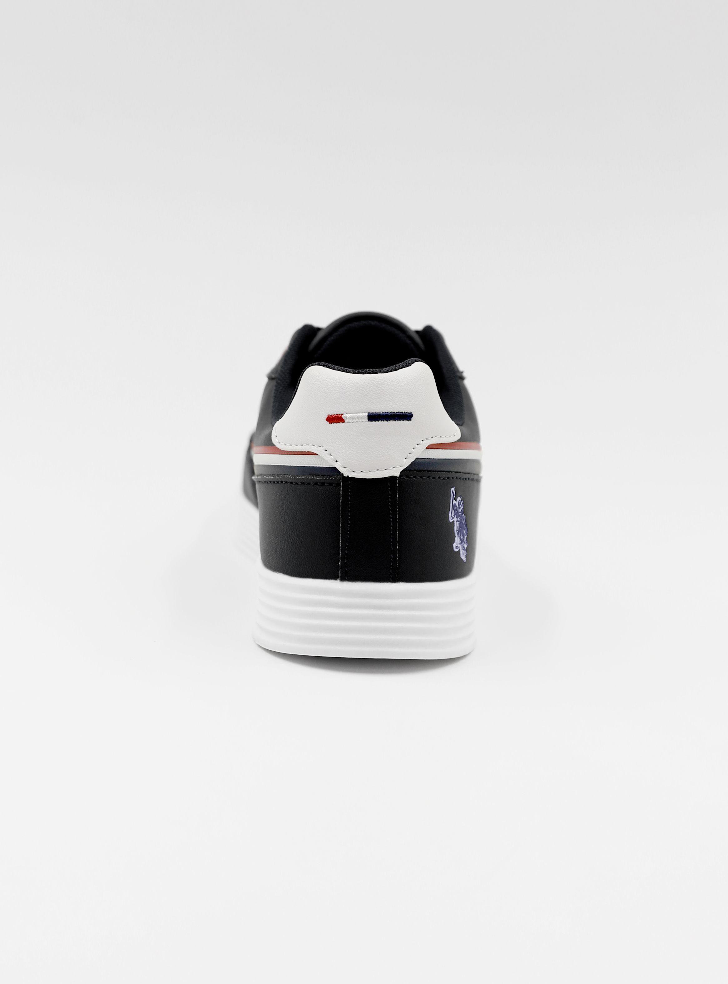 Zapatilla Urbana Detalle de Color al Costado Hombre-2