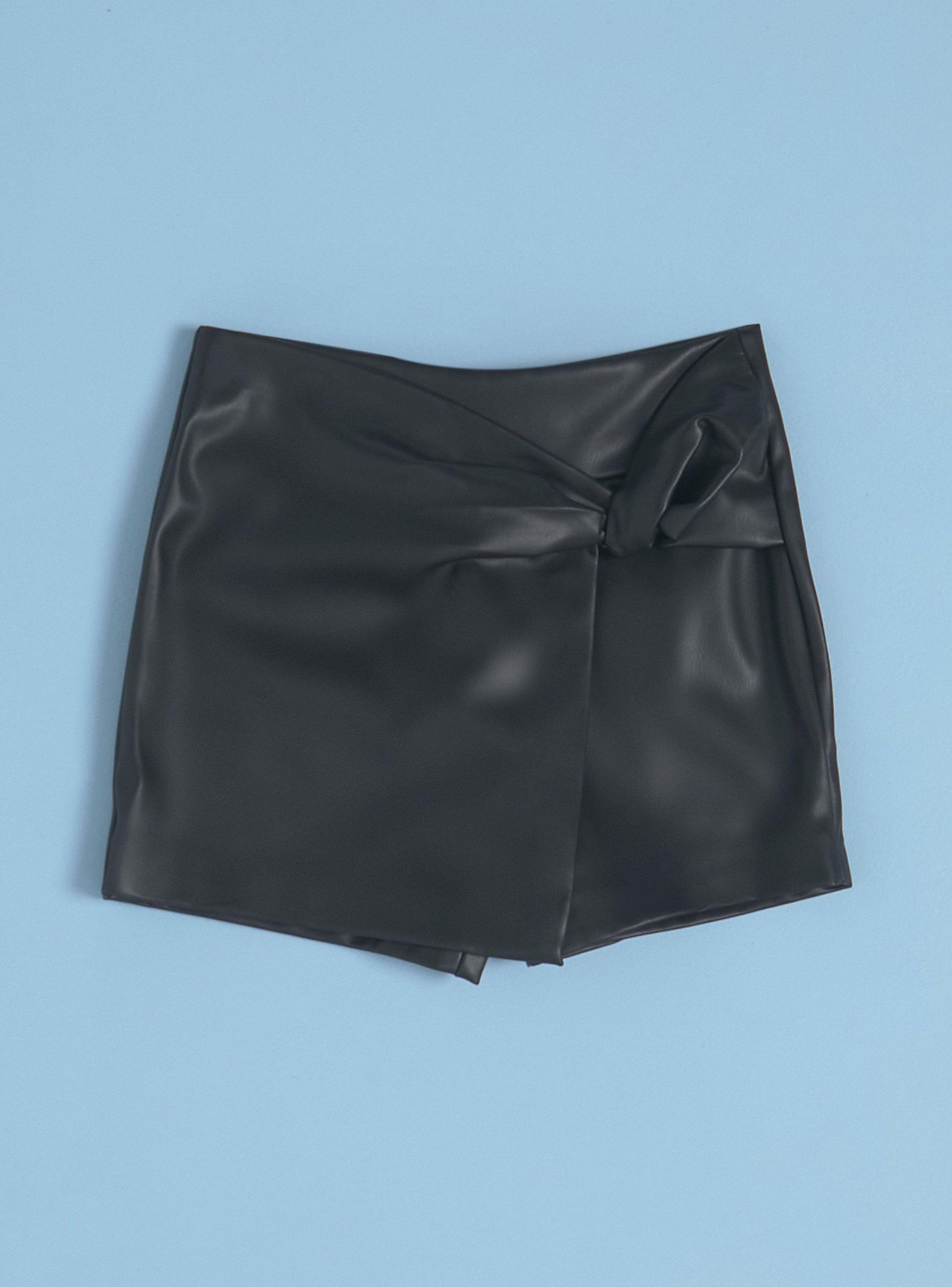 Short Falda Detalle Nudo Simil Cuero-0