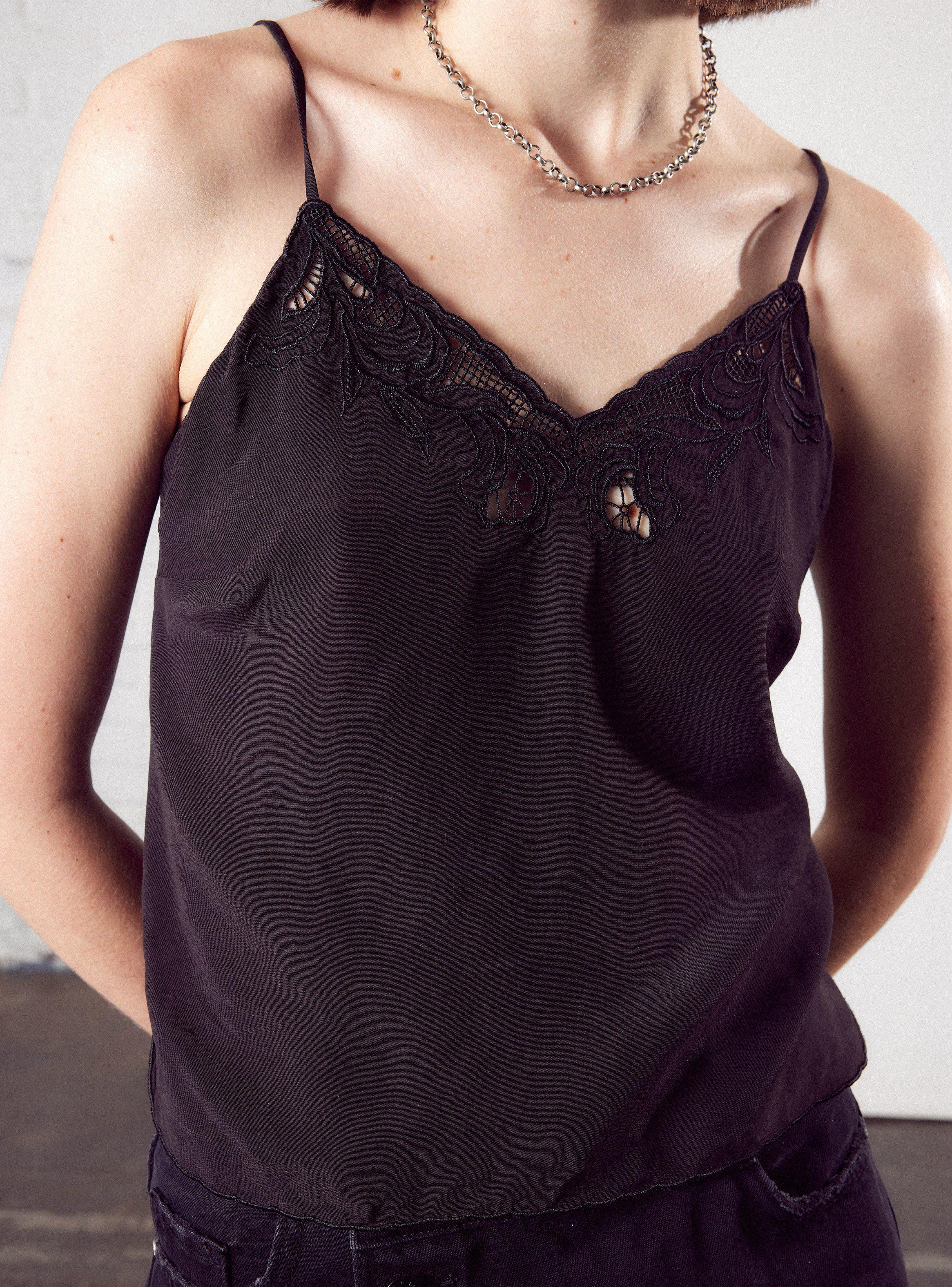 Blusa con Tirantes y Detalles Delanteros-3