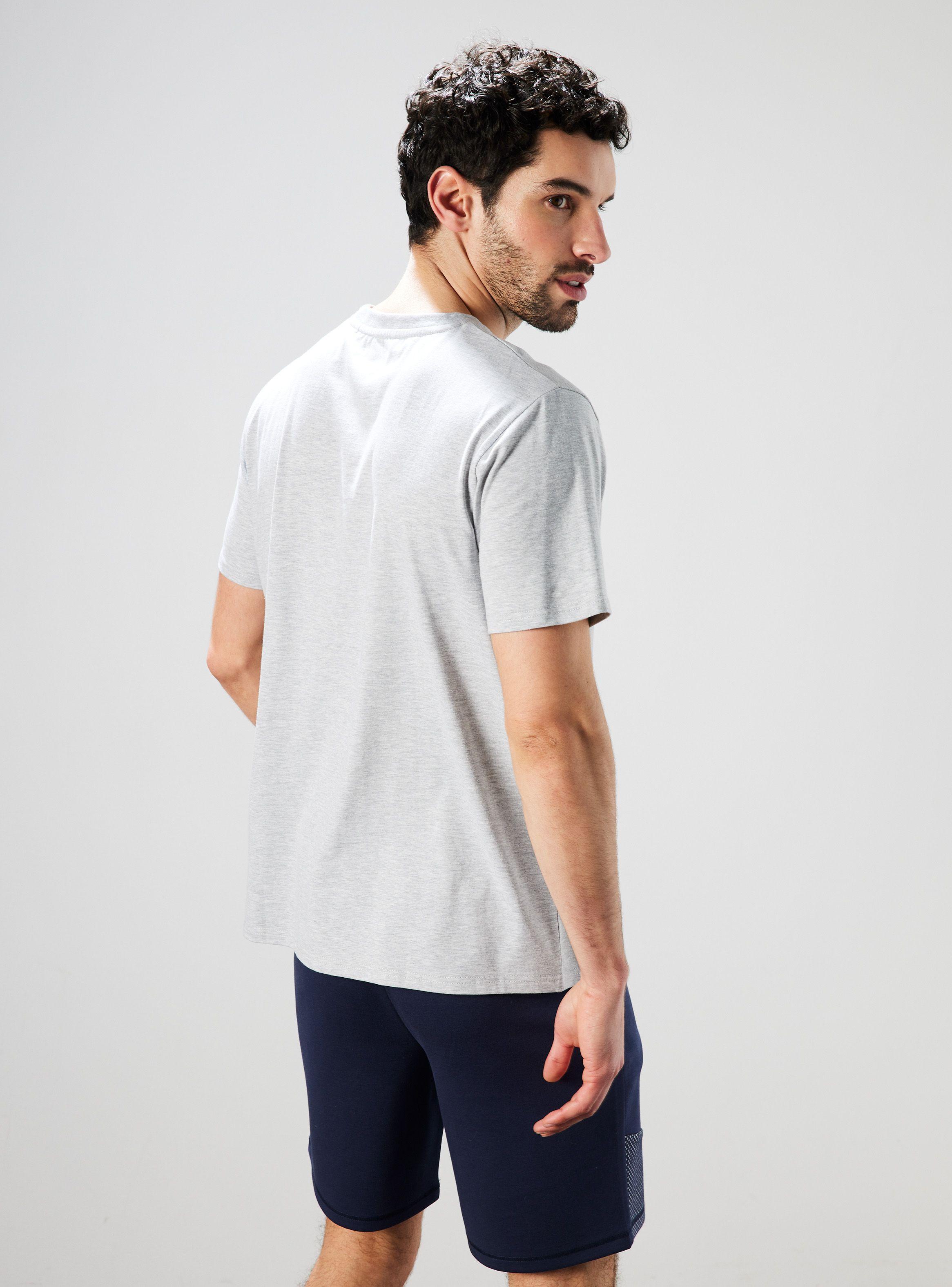Polera Sobre Relieve Logo-1