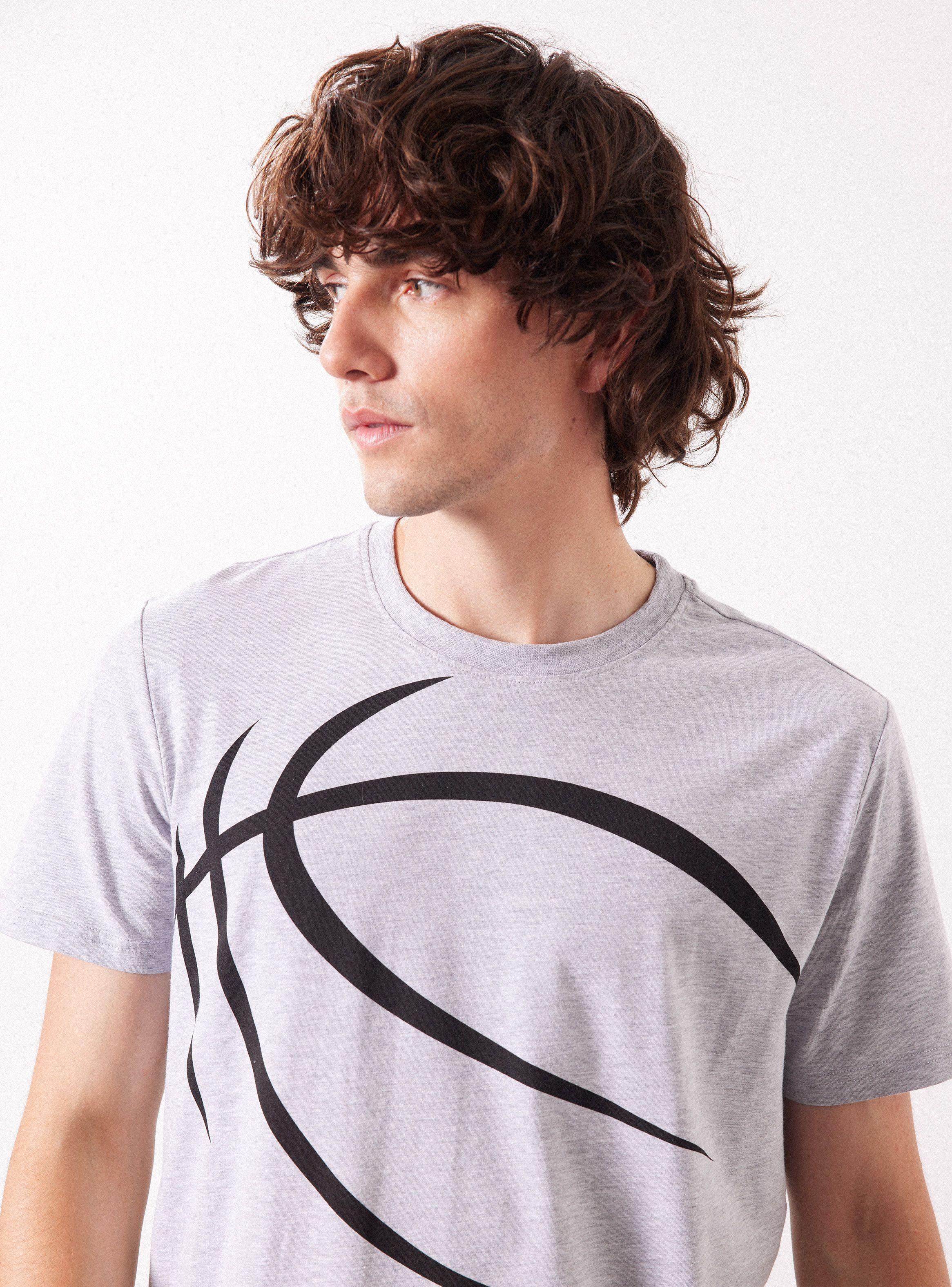 Polera Diseño Basquetbol de Spalding