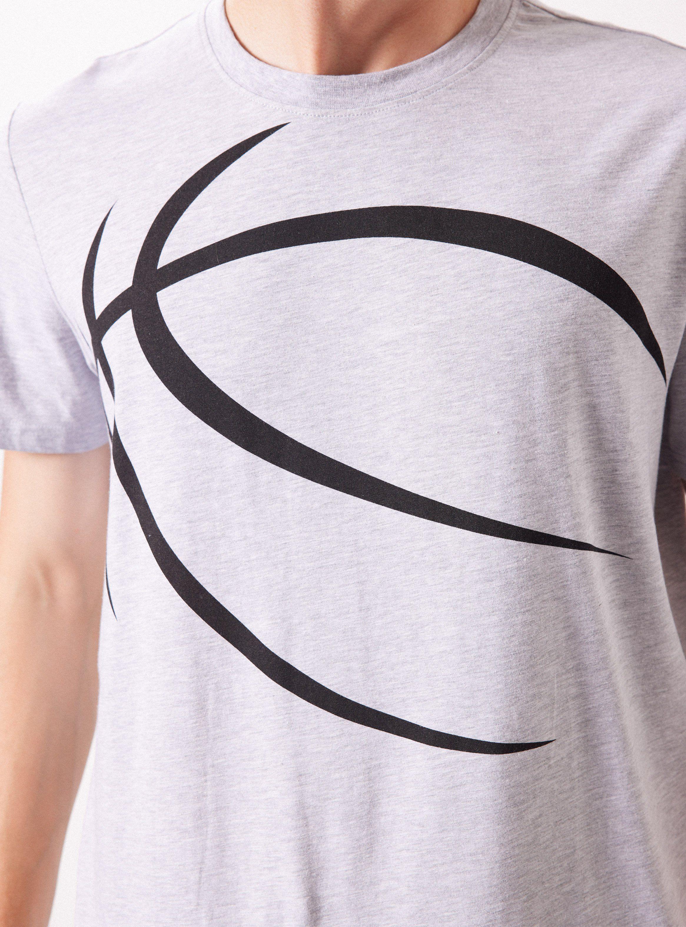 Polera Diseño Basquetbol de Spalding