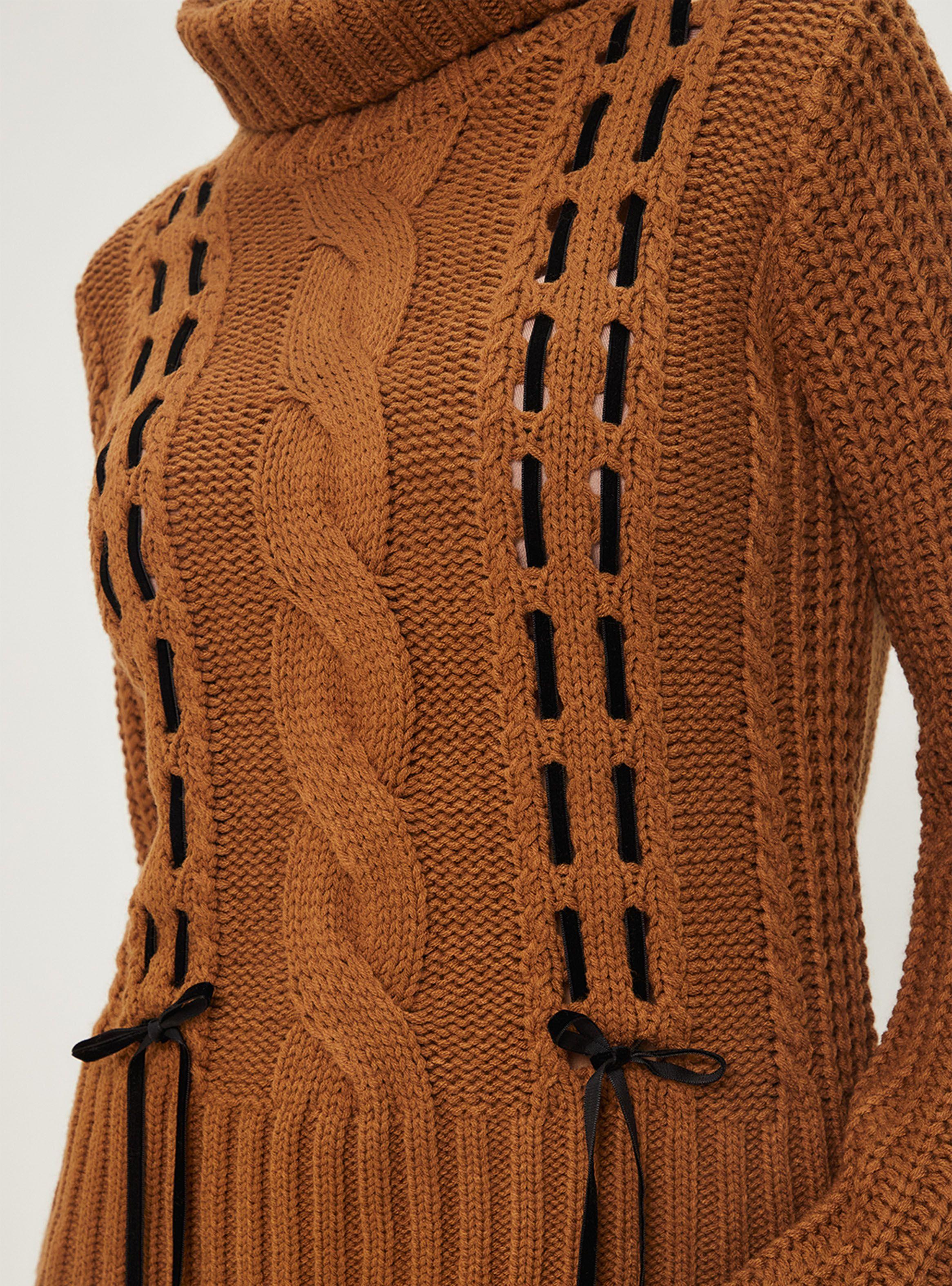 Sweater Liso Cuello Alto Detalle Cintas-3