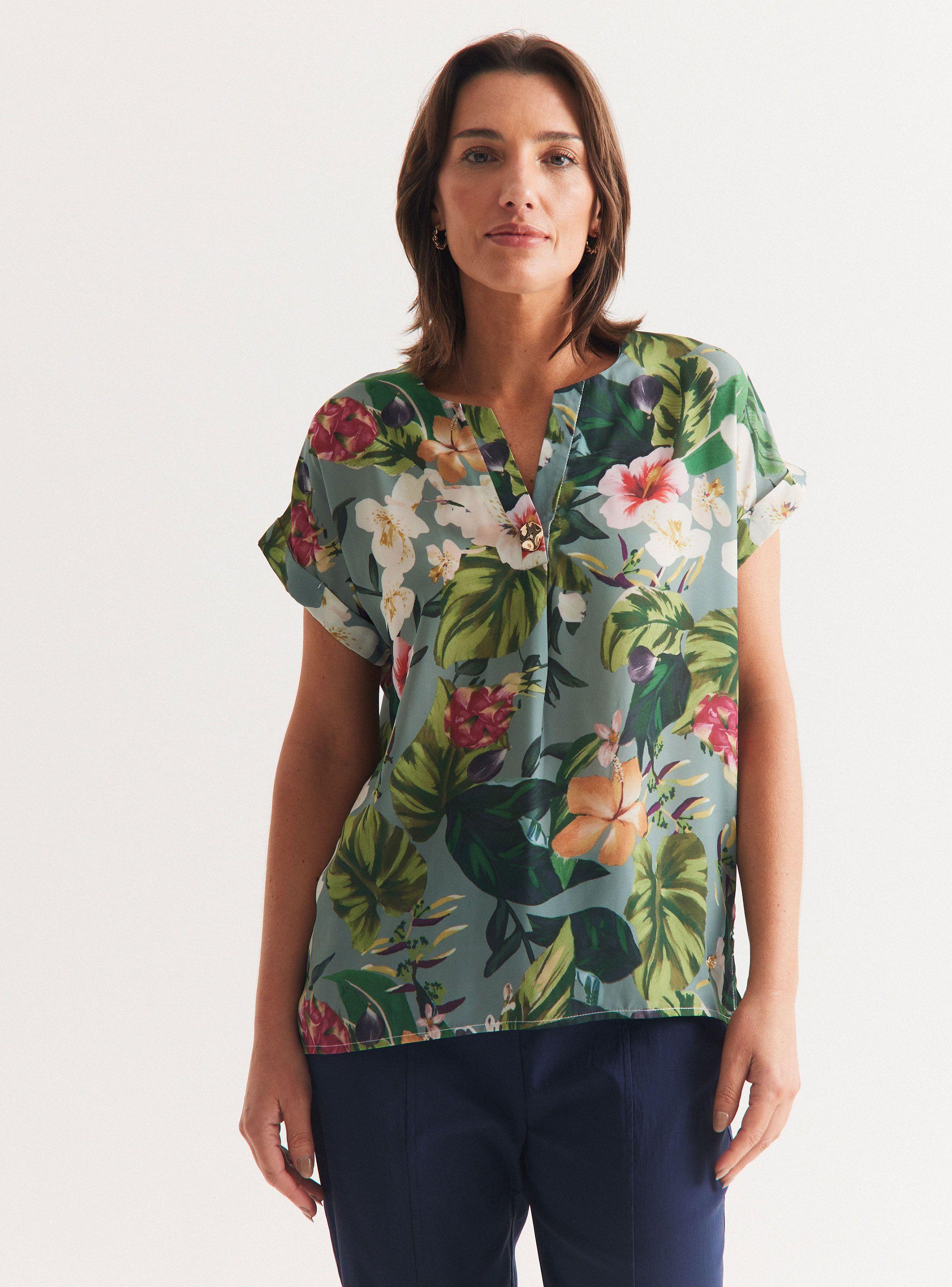 Blusa Estampada con Botón Metálico-0