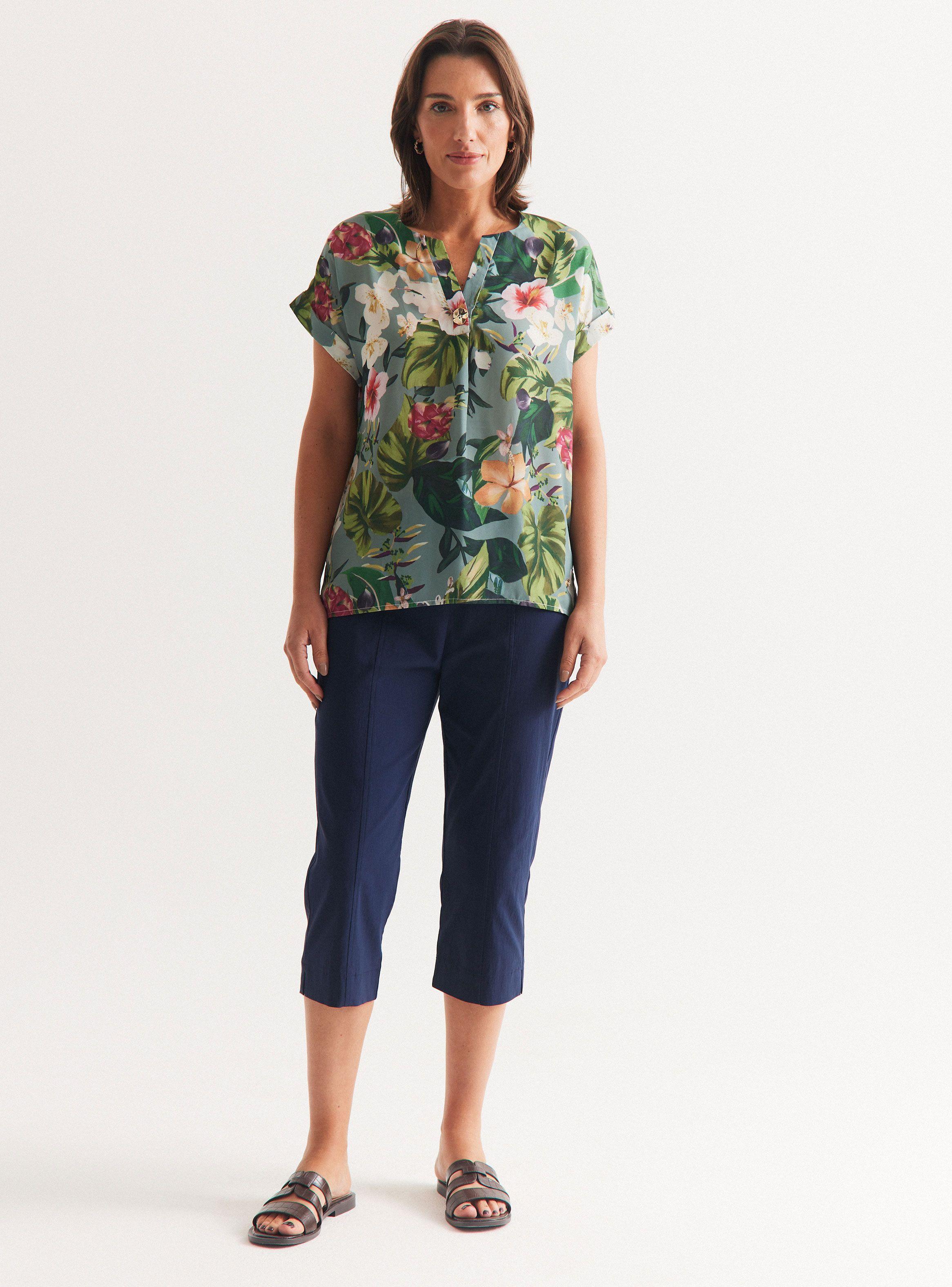 Blusa Estampada con Botón Metálico-4